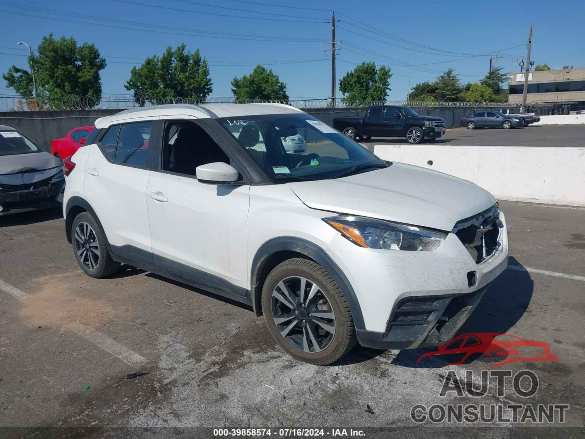 NISSAN KICKS 2018 - 3N1CP5CU0JL525586