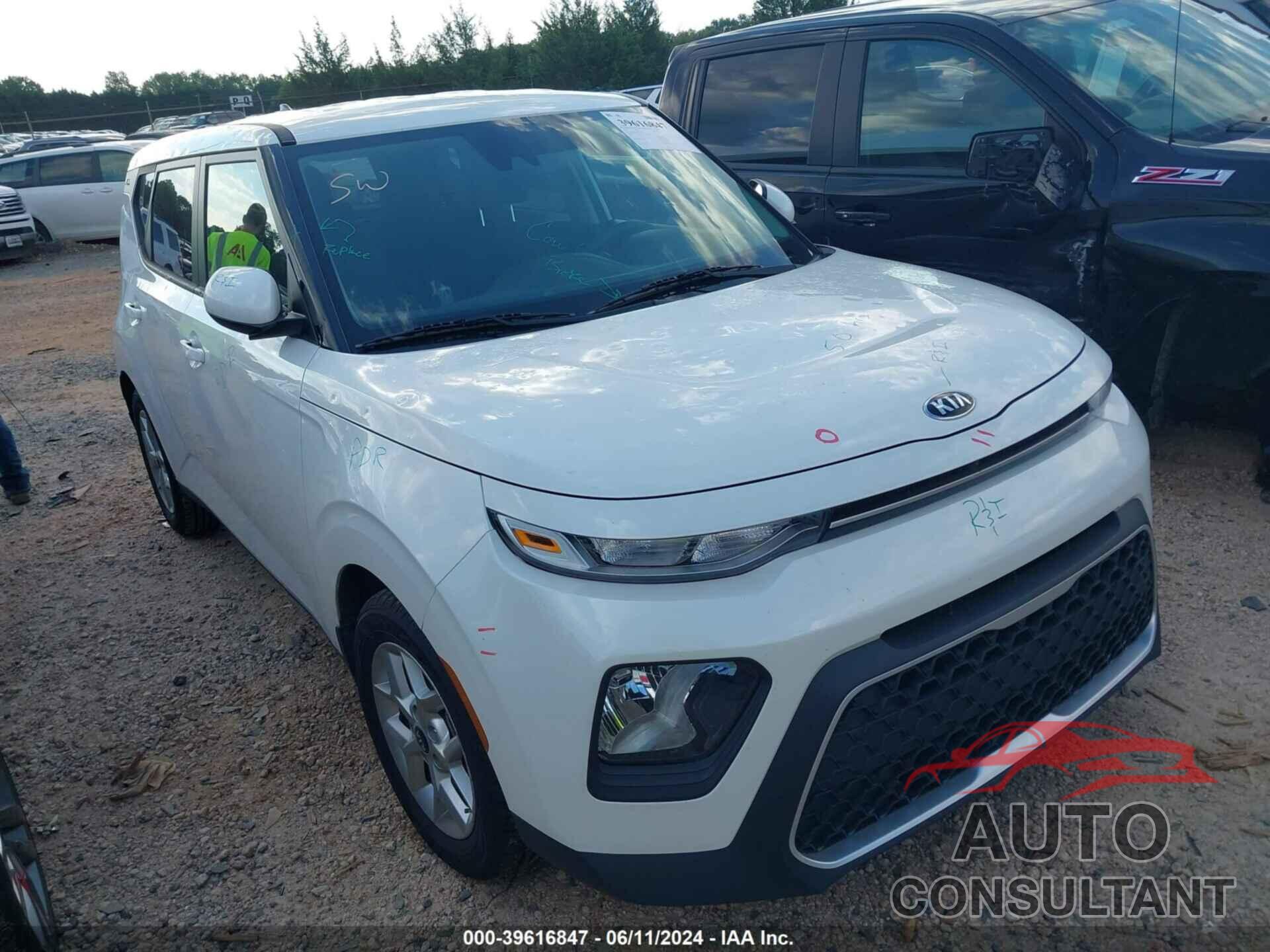 KIA SOUL 2020 - KNDJ23AU8L7721826