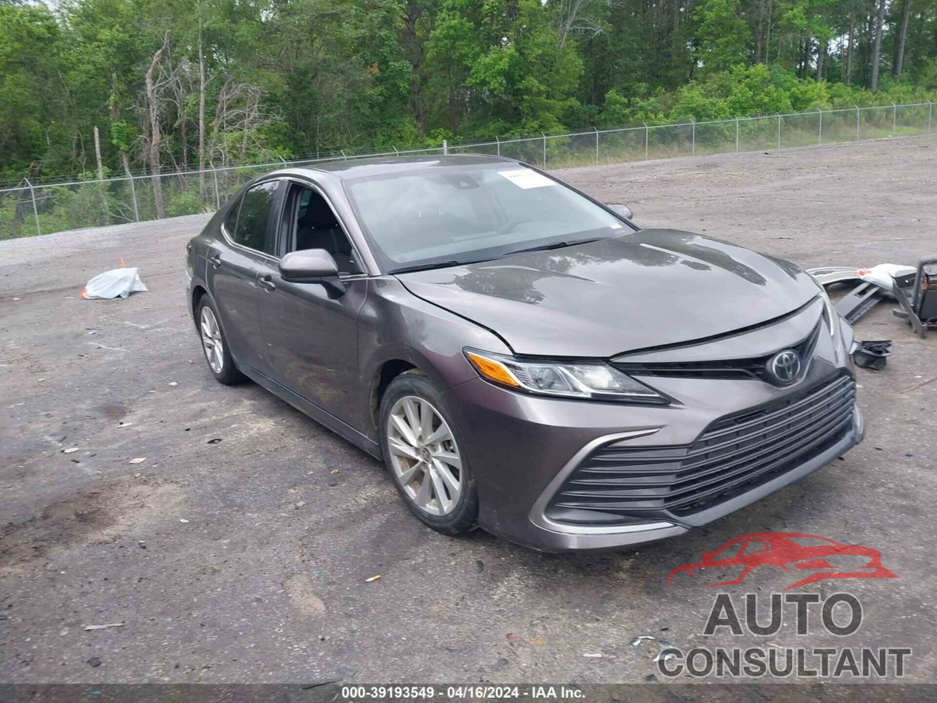 TOYOTA CAMRY 2022 - 4T1C11AK4NU654950