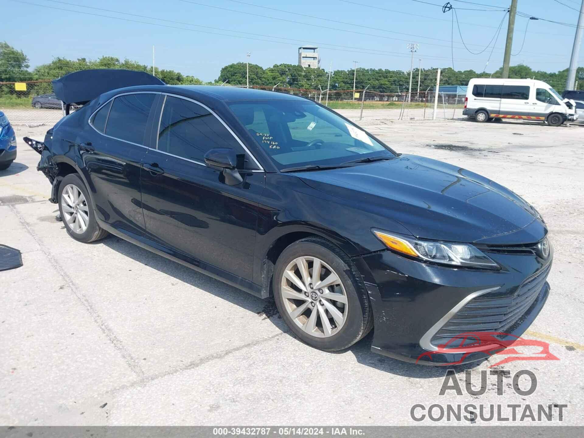 TOYOTA CAMRY 2021 - 4T1C11AK4MU533642