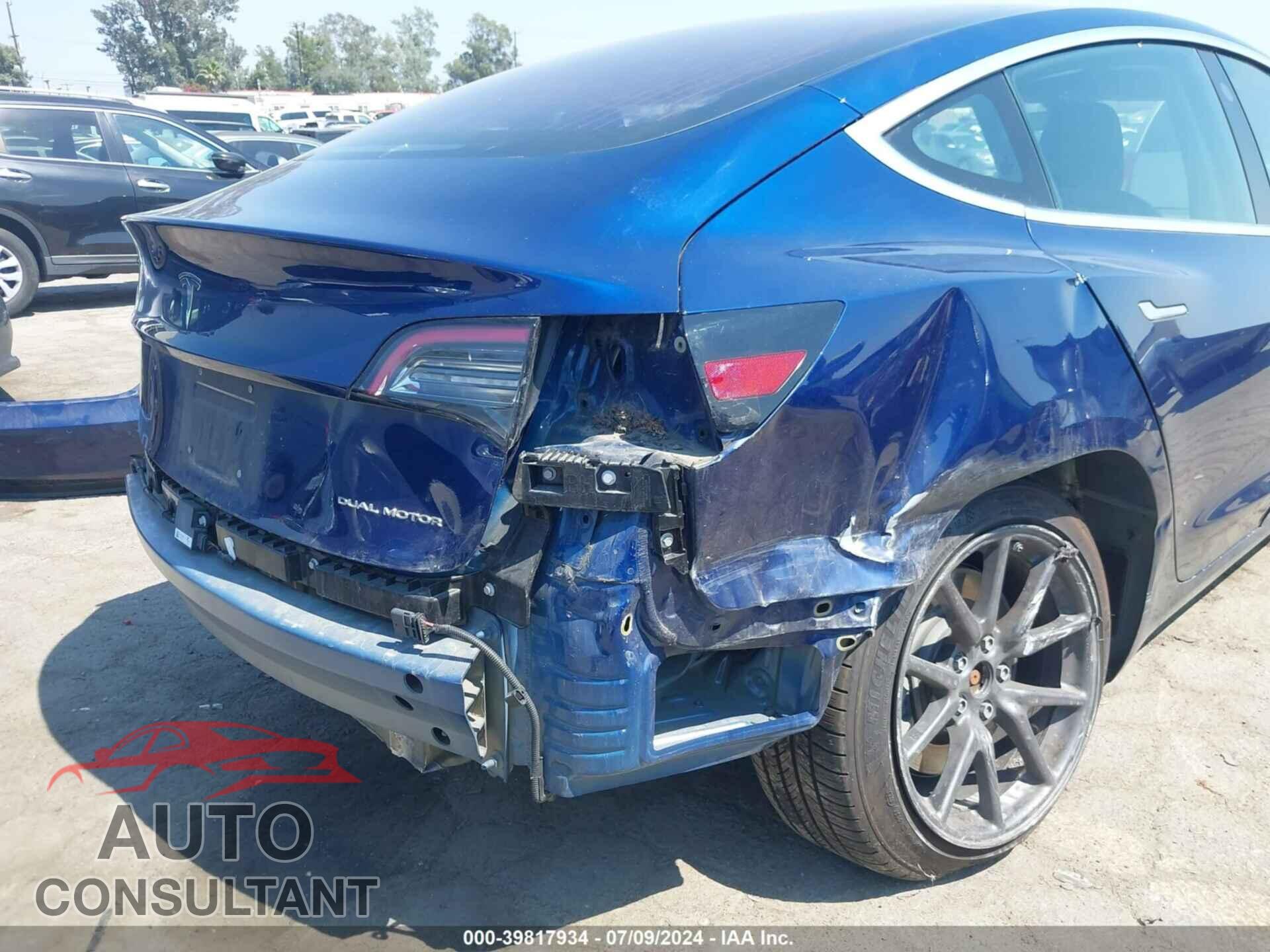 TESLA MODEL 3 2018 - 5YJ3E1EB0JF105302