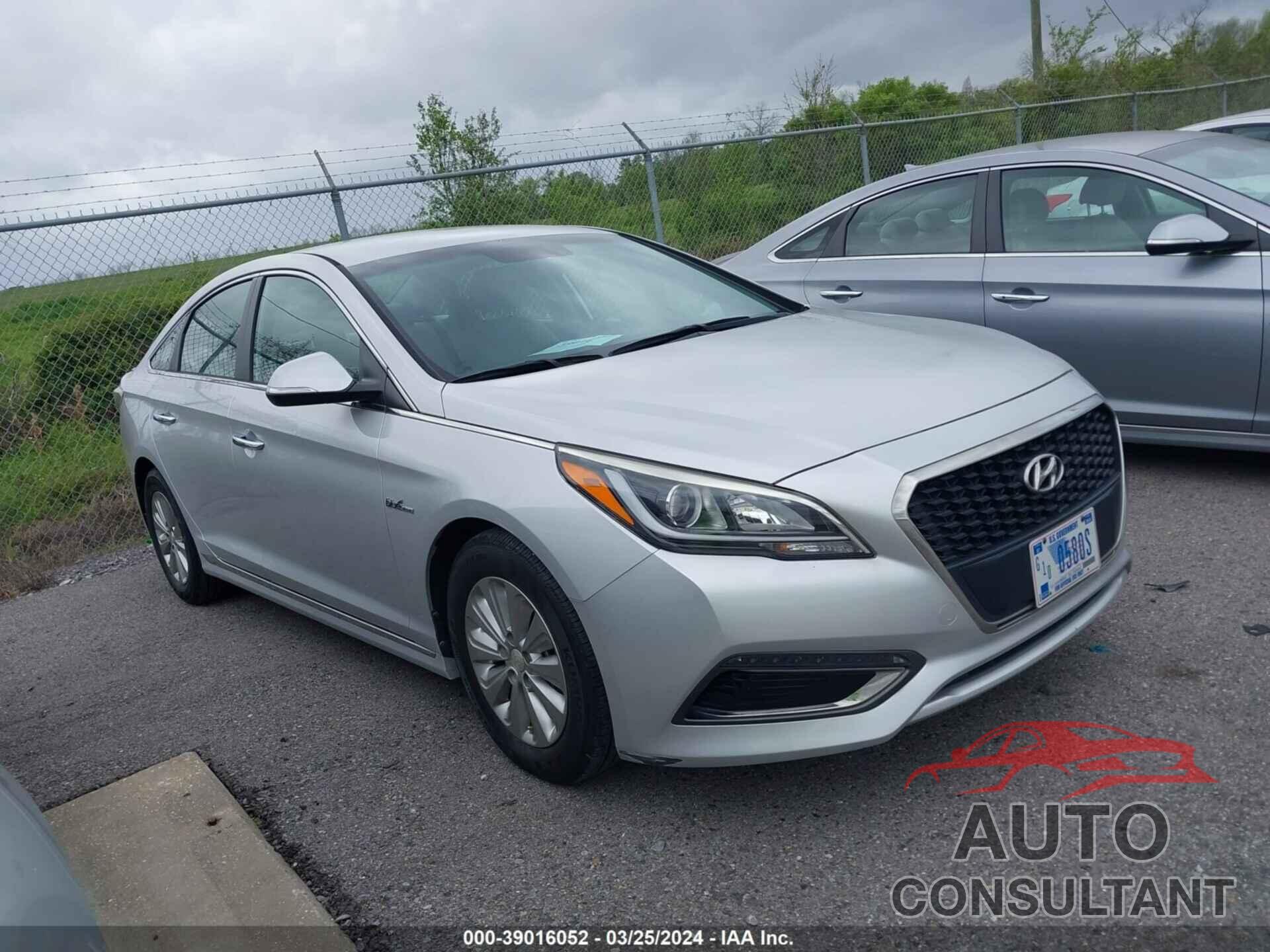 HYUNDAI SONATA 2016 - KMHE24L1XGA028013