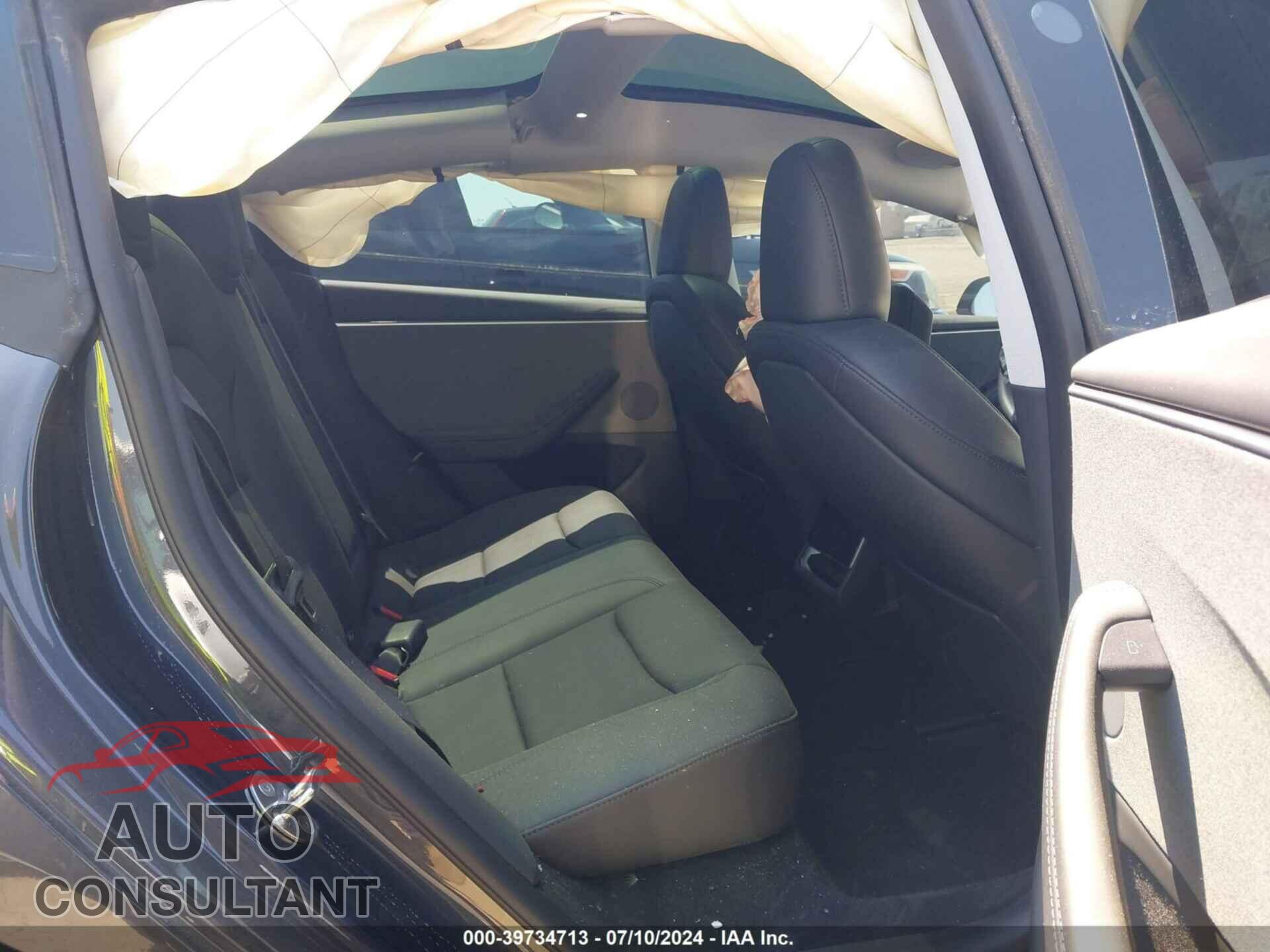 TESLA MODEL 3 2024 - 5YJ3E1EA1RF733498