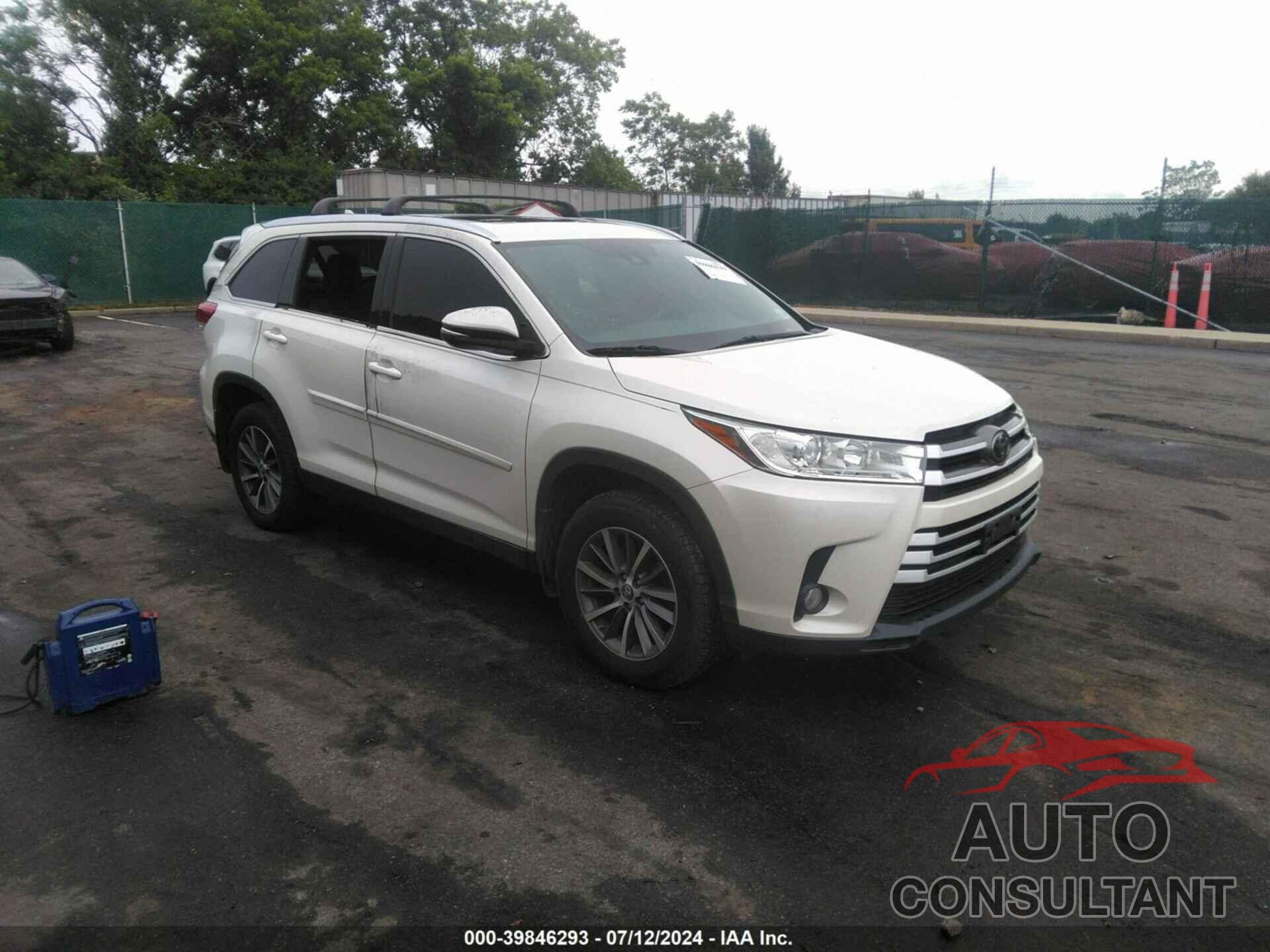 TOYOTA HIGHLANDER 2019 - 5TDJZRFH6KS565672