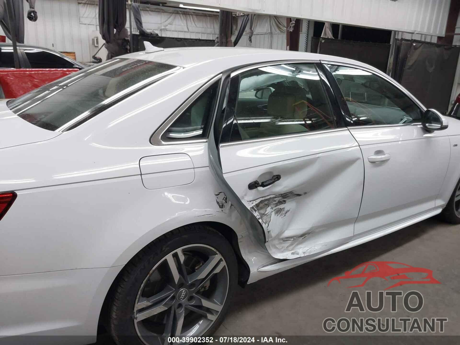 AUDI A4 2017 - WAUENAF48HN035551