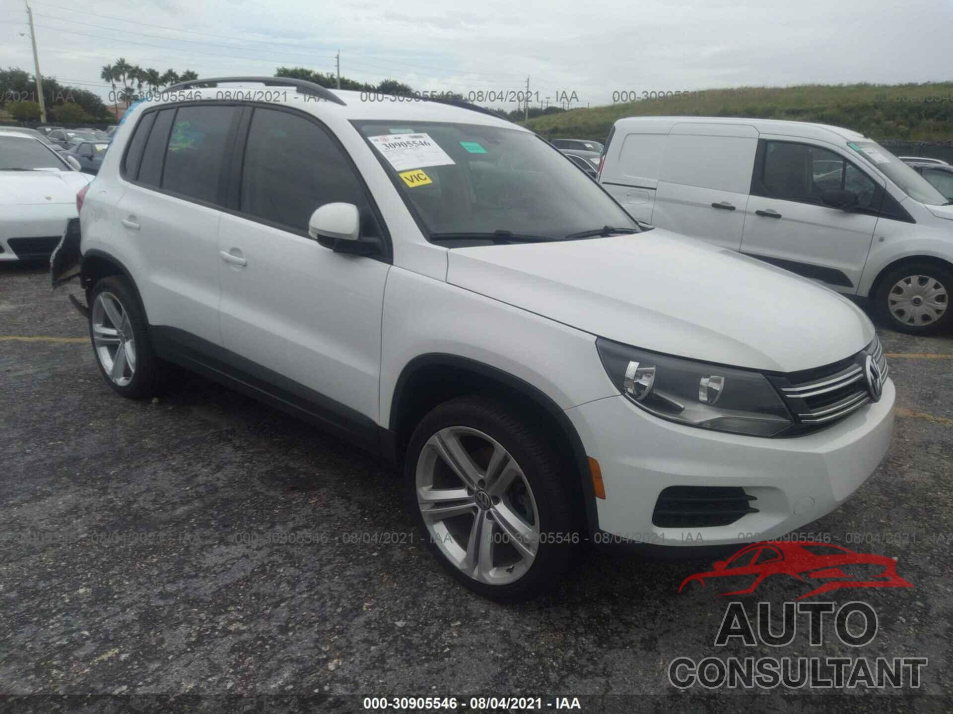 VOLKSWAGEN TIGUAN 2016 - WVGAV7AX3GK000188