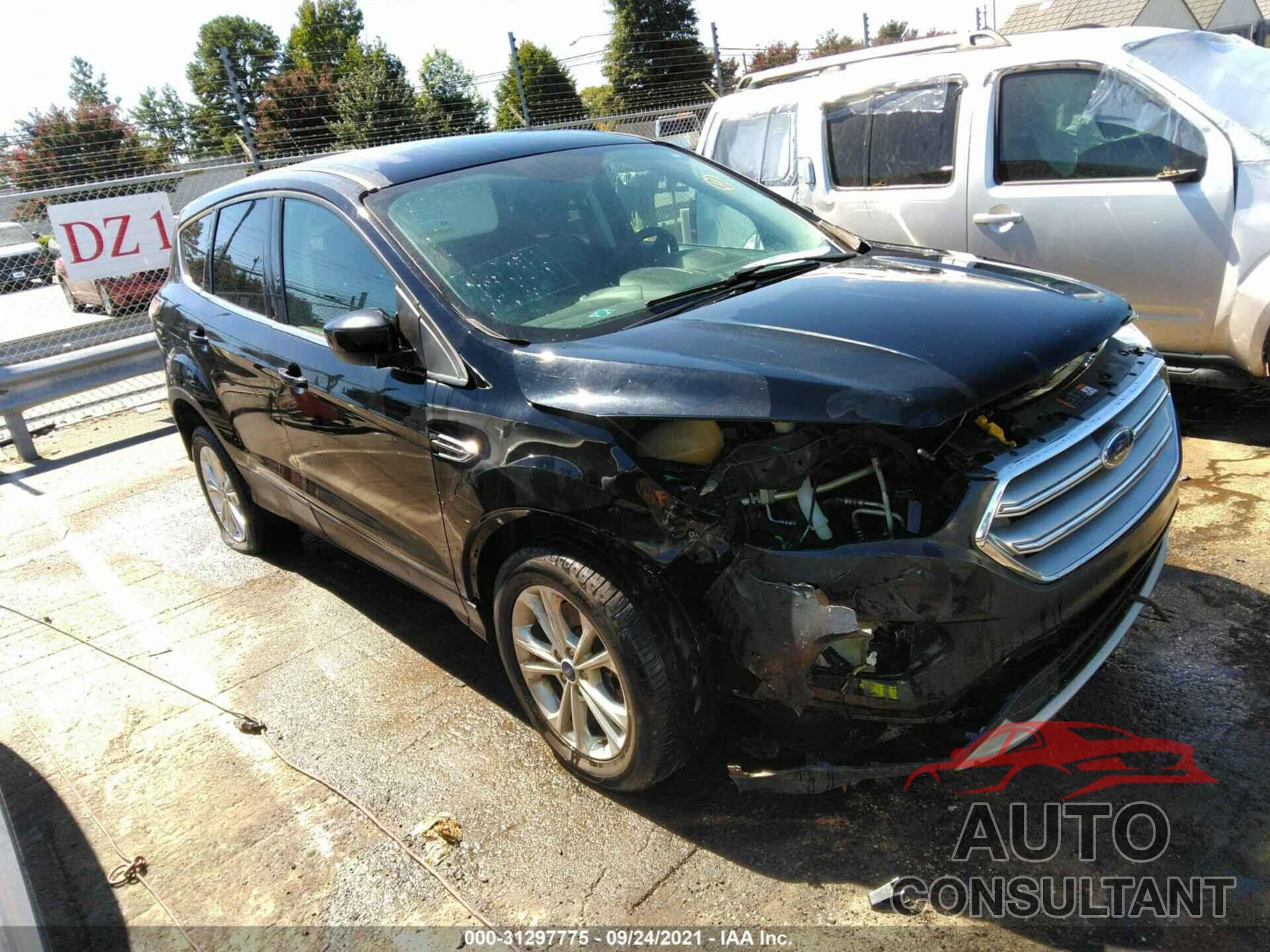 FORD ESCAPE 2017 - 1FMCU9G96HUB04177