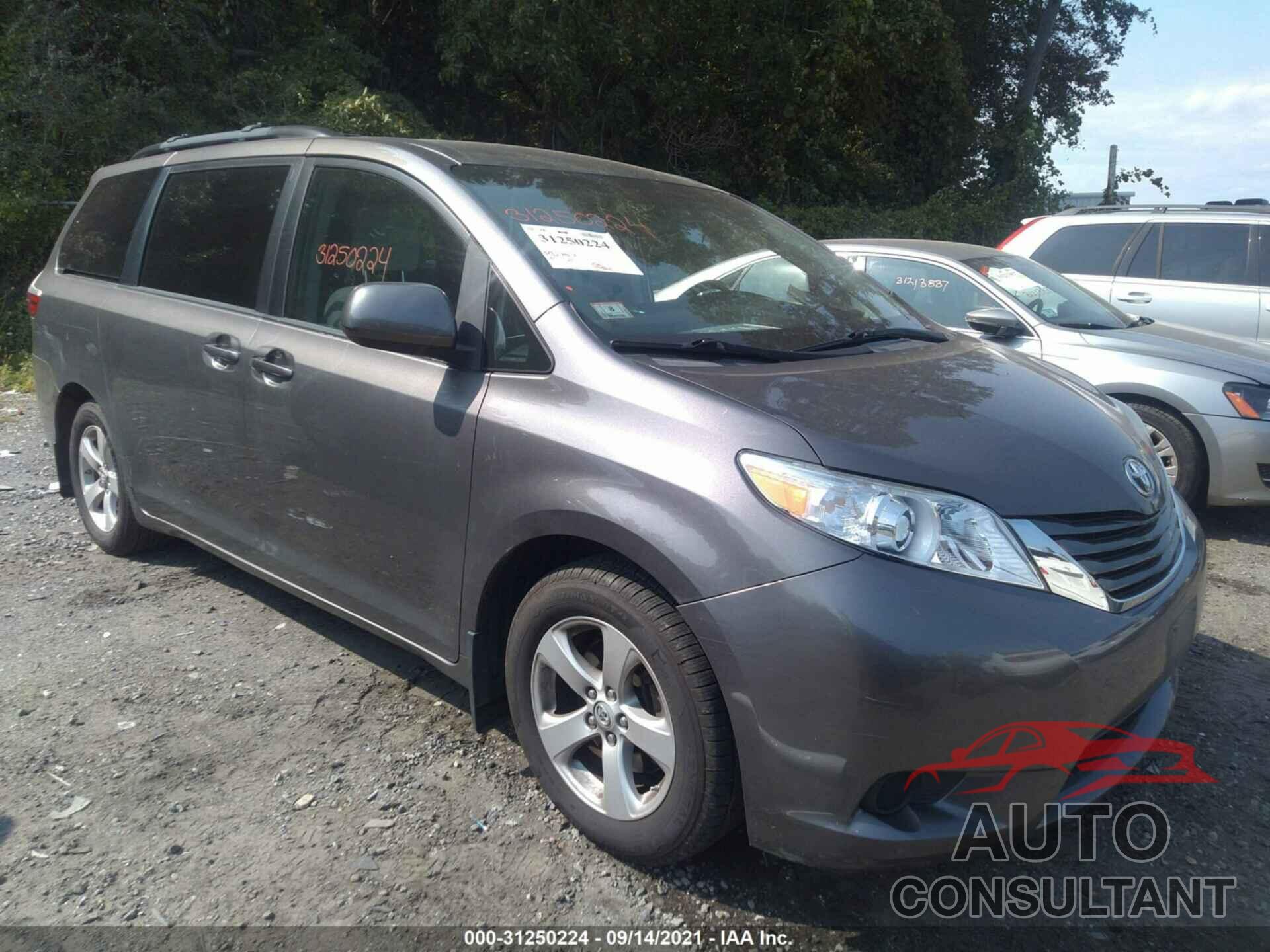 TOYOTA SIENNA 2017 - 5TDKZ3DC9HS810756