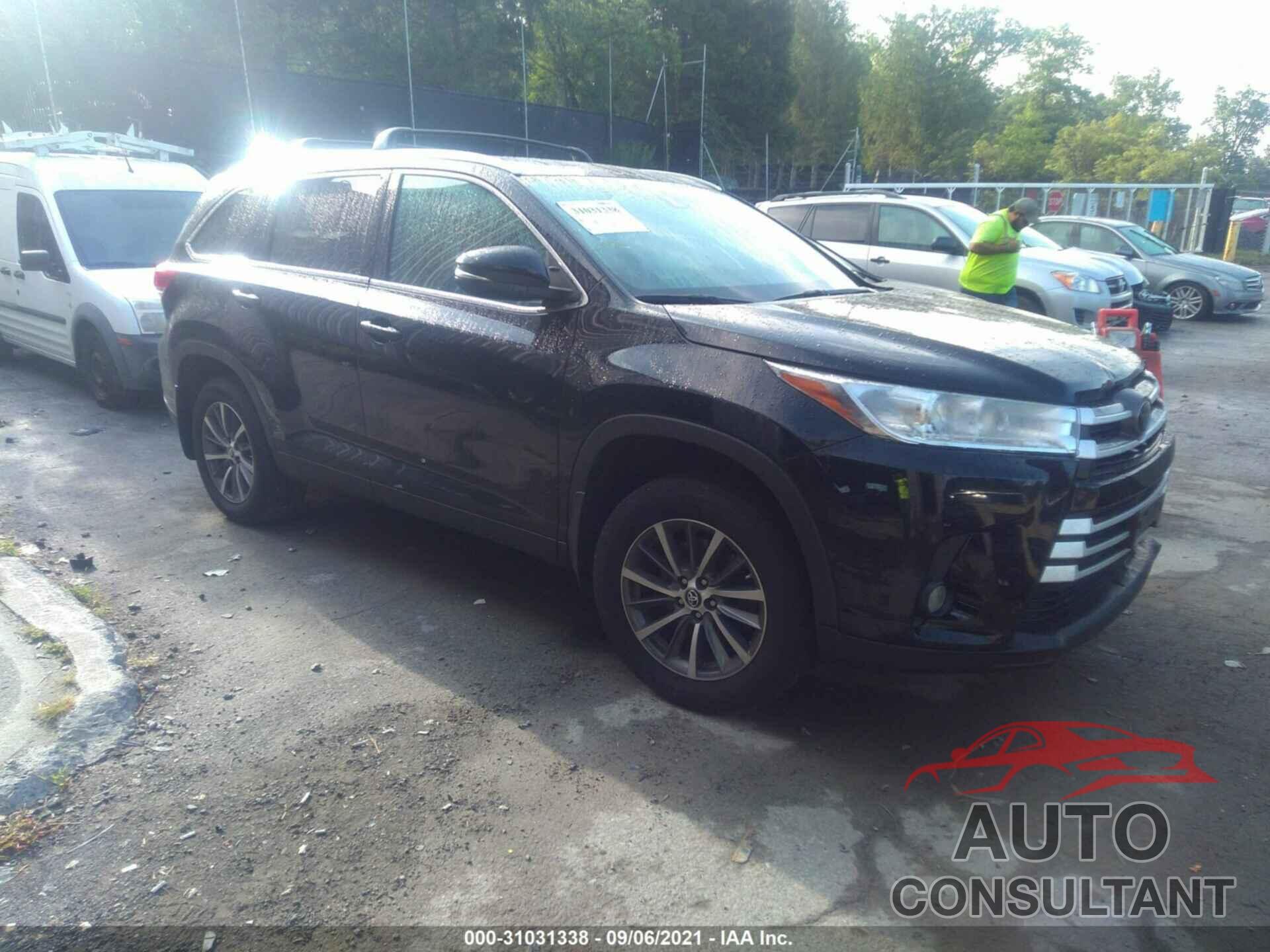 TOYOTA HIGHLANDER 2019 - 5TDJZRFH3KS598614