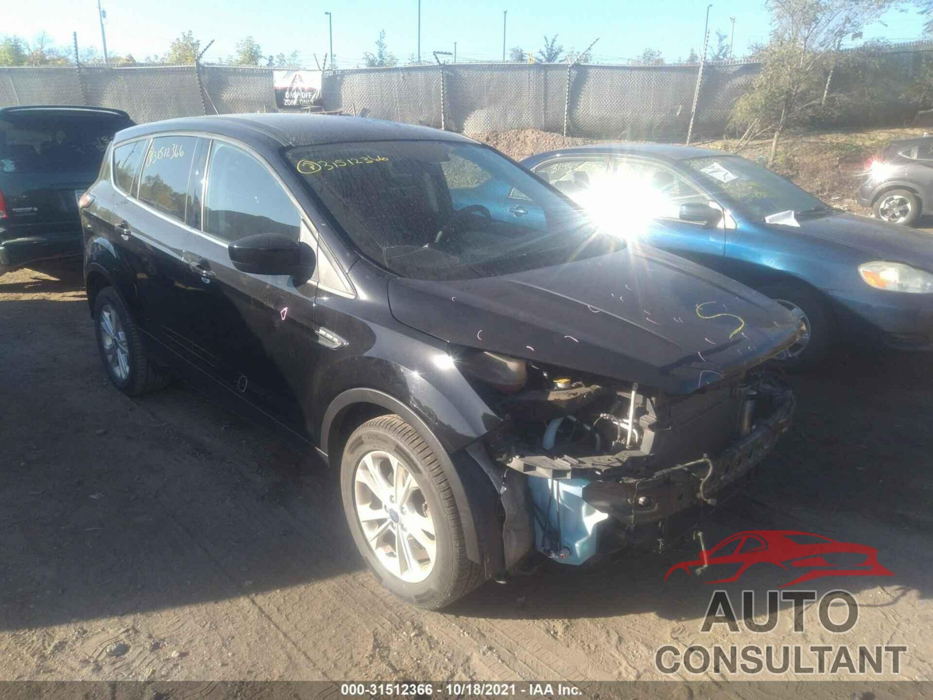 FORD ESCAPE 2017 - 1FMCU0GD5HUD41842
