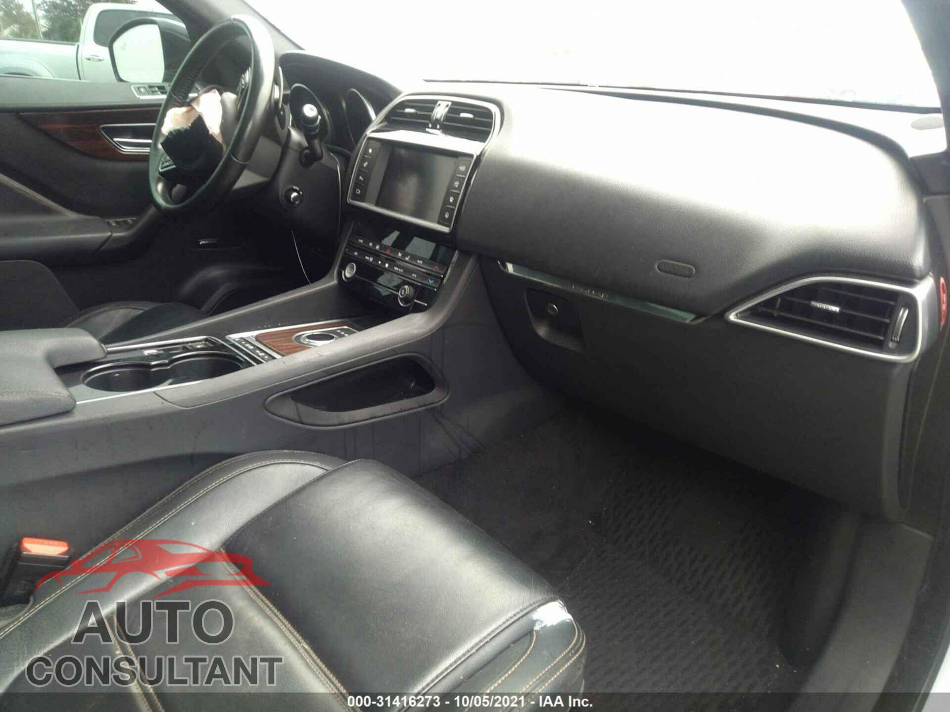 JAGUAR F-PACE 2017 - SADCK2BVXHA093857