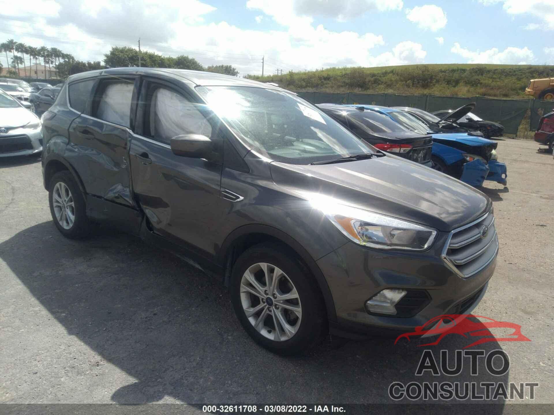 FORD ESCAPE 2017 - 1FMCU0GD7HUD15887