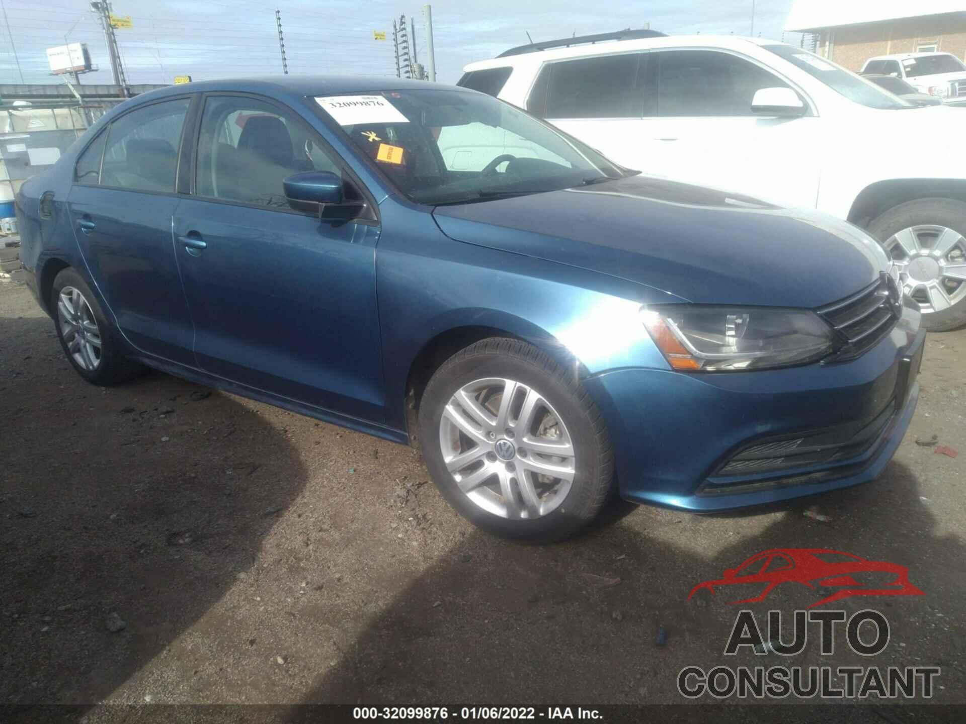 VOLKSWAGEN JETTA 2018 - 3VW2B7AJ9JM251811