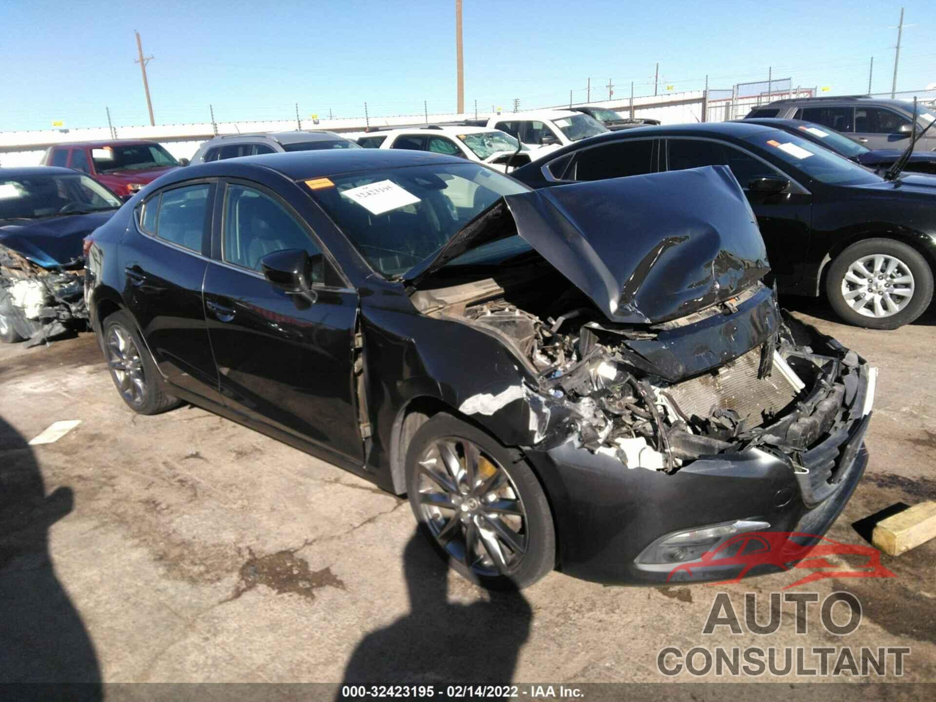 MAZDA MAZDA3 4-DOOR 2018 - 3MZBN1V3XJM244849