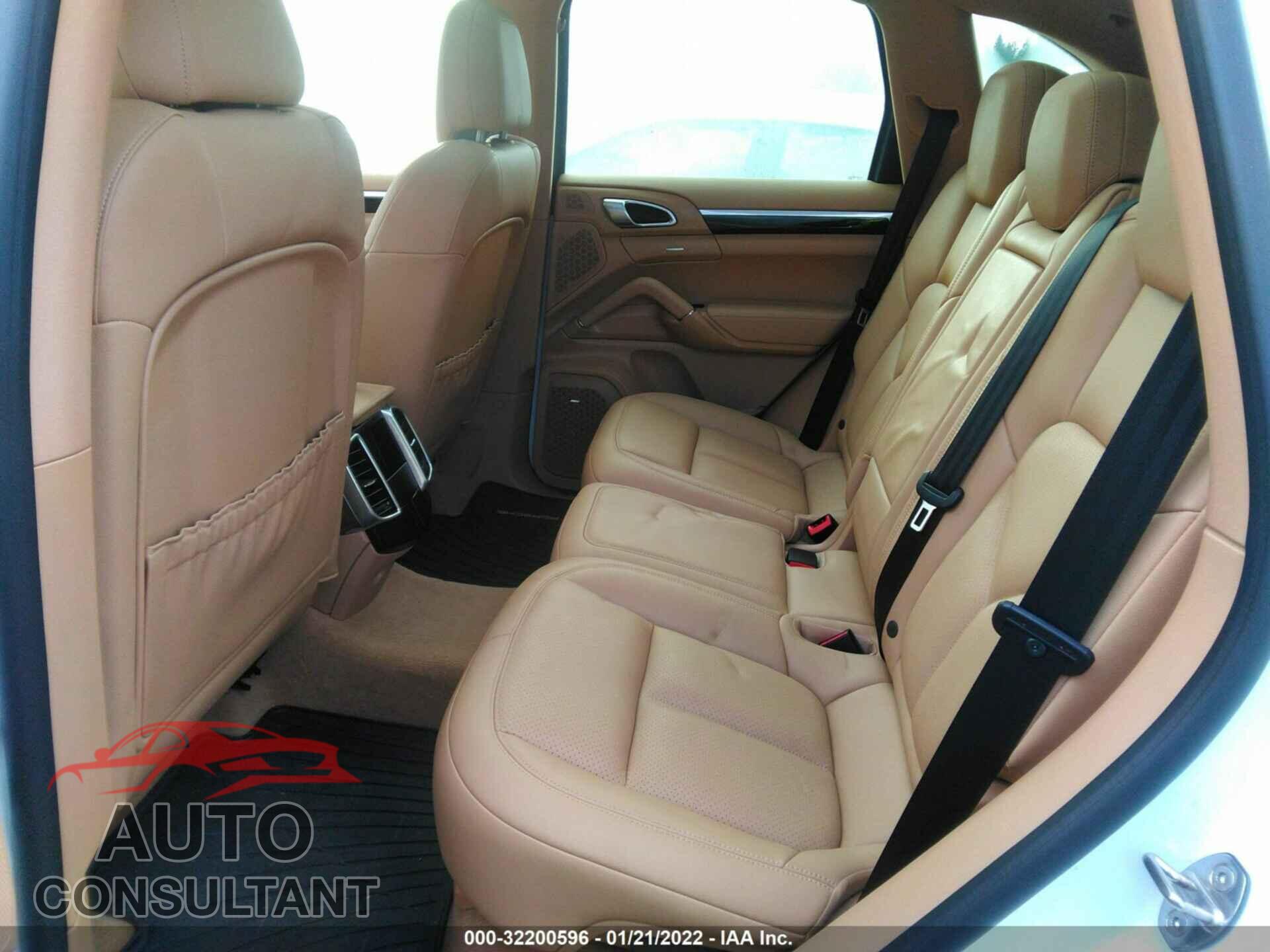 PORSCHE CAYENNE 2016 - WP1AA2A22GLA10808
