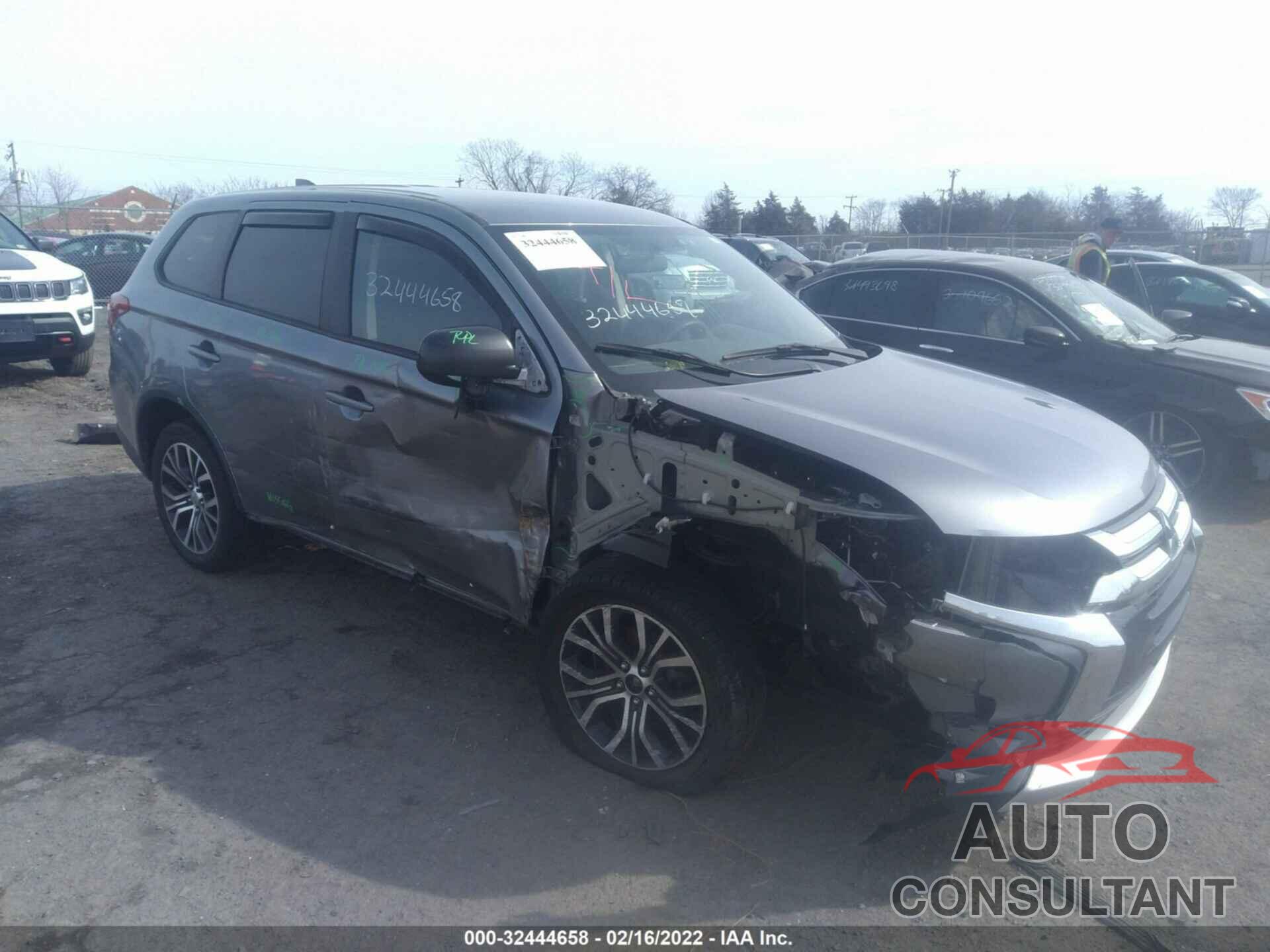 MITSUBISHI OUTLANDER 2018 - JA4AZ3A35JZ058665