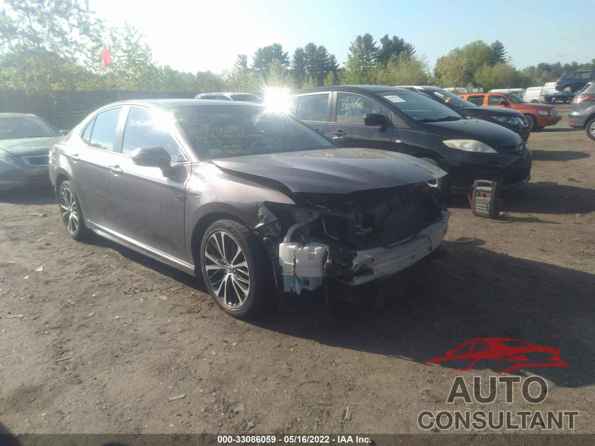 TOYOTA CAMRY 2018 - 4T1B11HK0JU530055