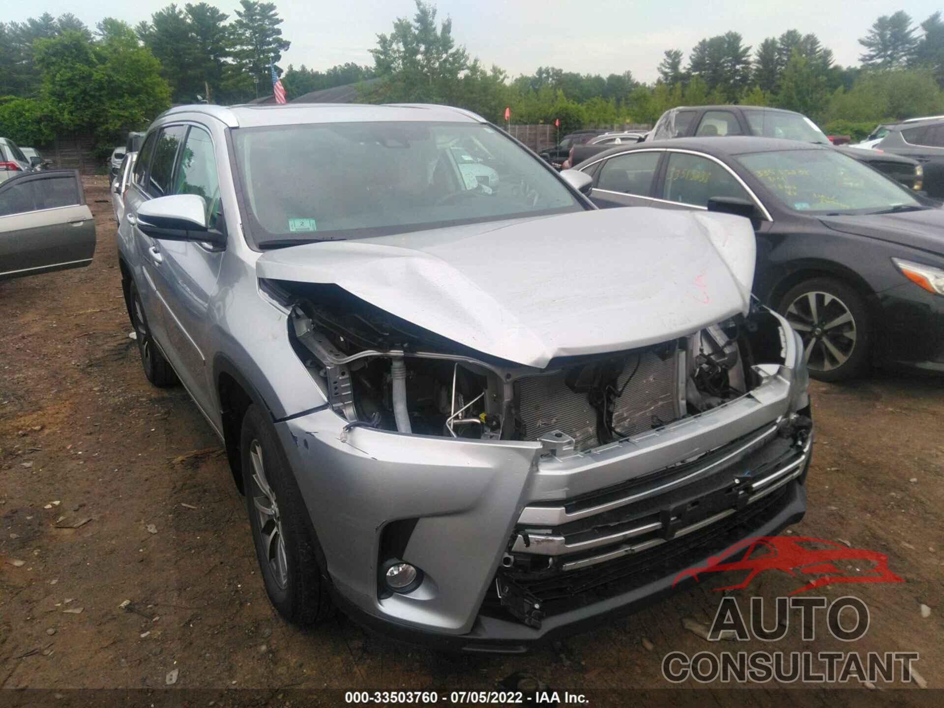 TOYOTA HIGHLANDER 2018 - 5TDJZRFH3JS888026