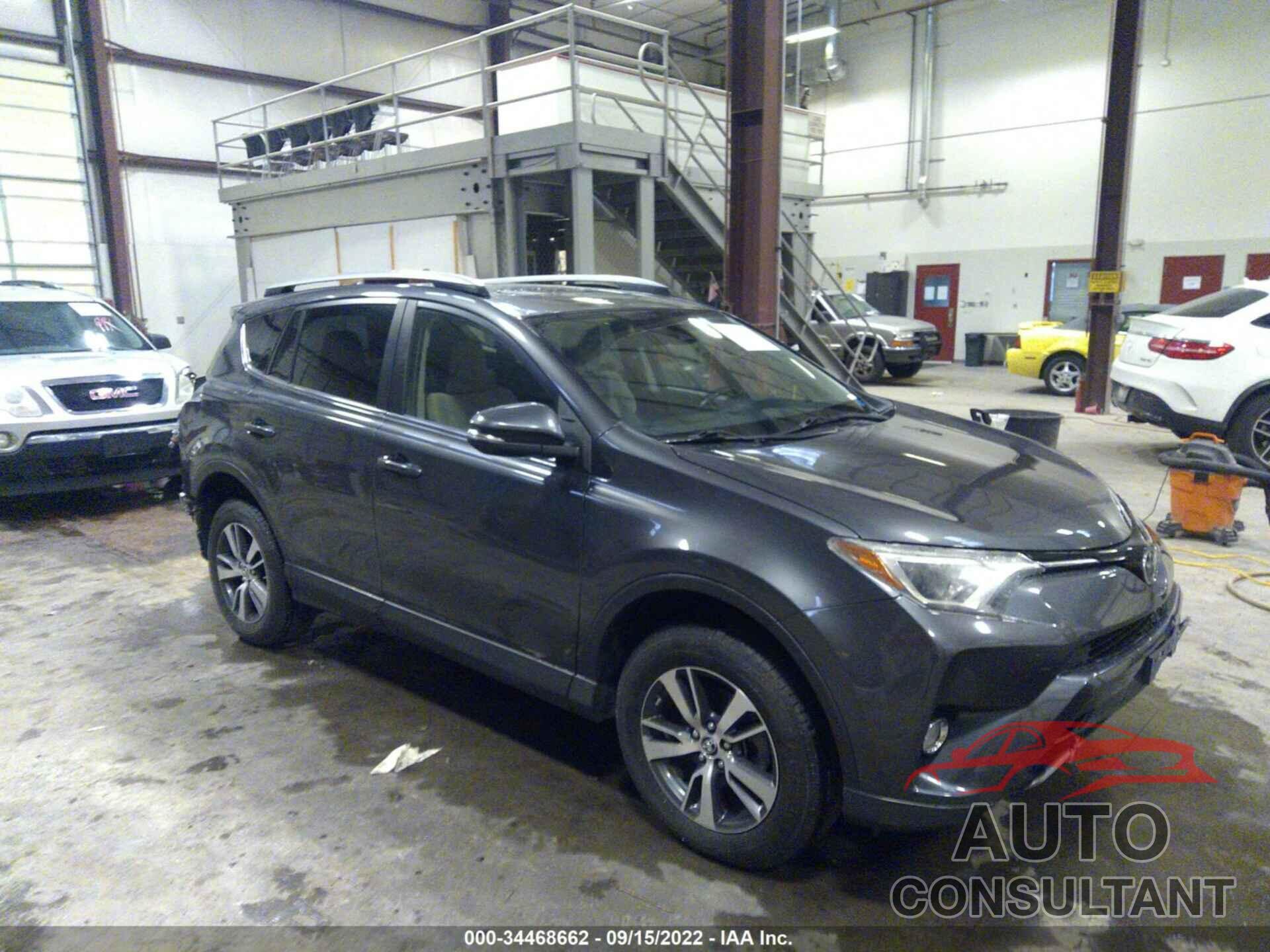 TOYOTA RAV4 2017 - JTMRFREV3HJ169157