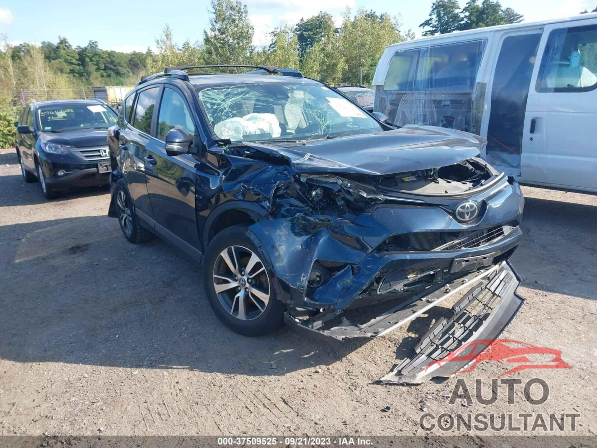 TOYOTA RAV4 2017 - JTMRFREV5HJ166504