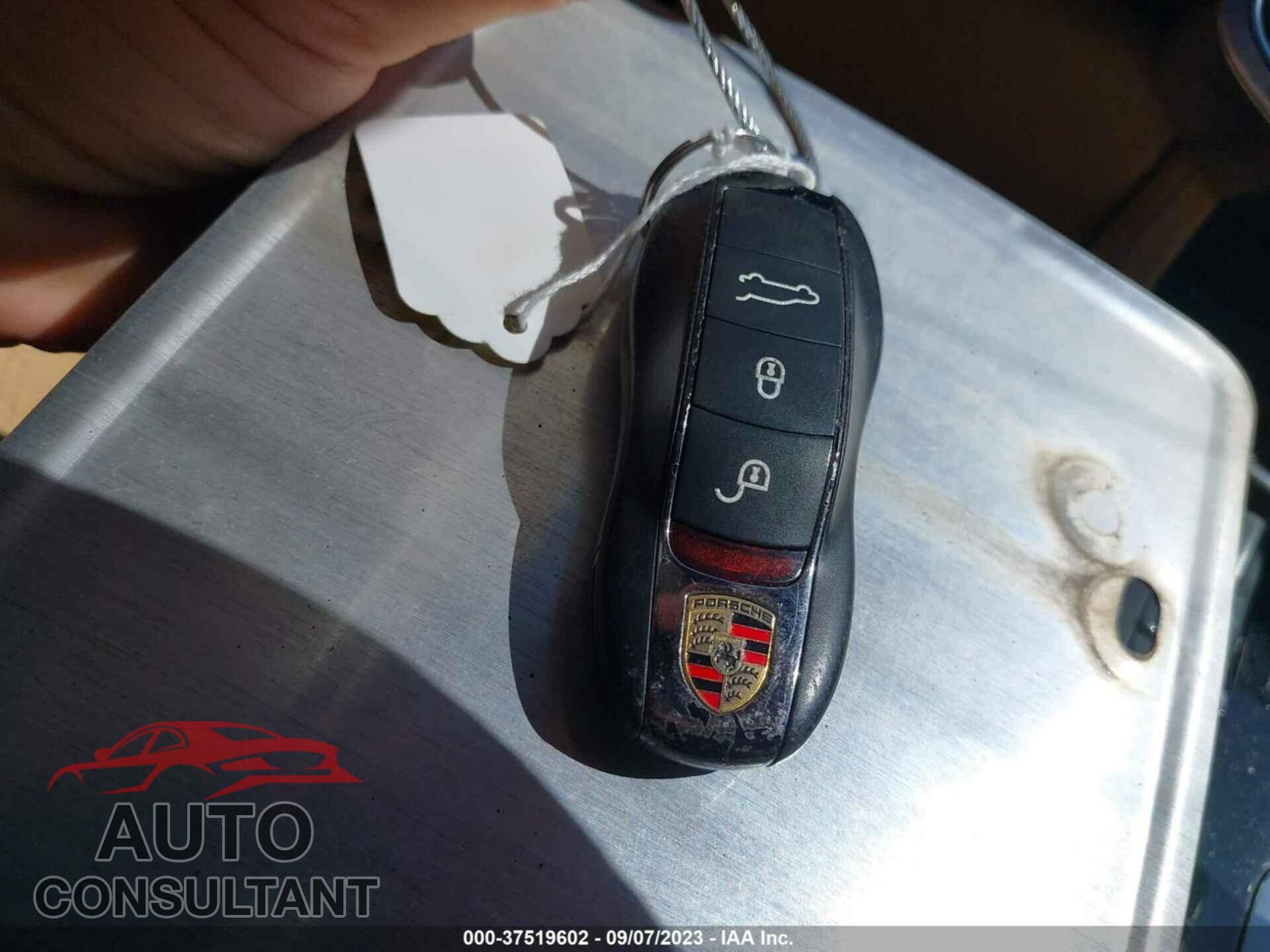 PORSCHE CAYENNE 2017 - WP1AA2A20HKA92058