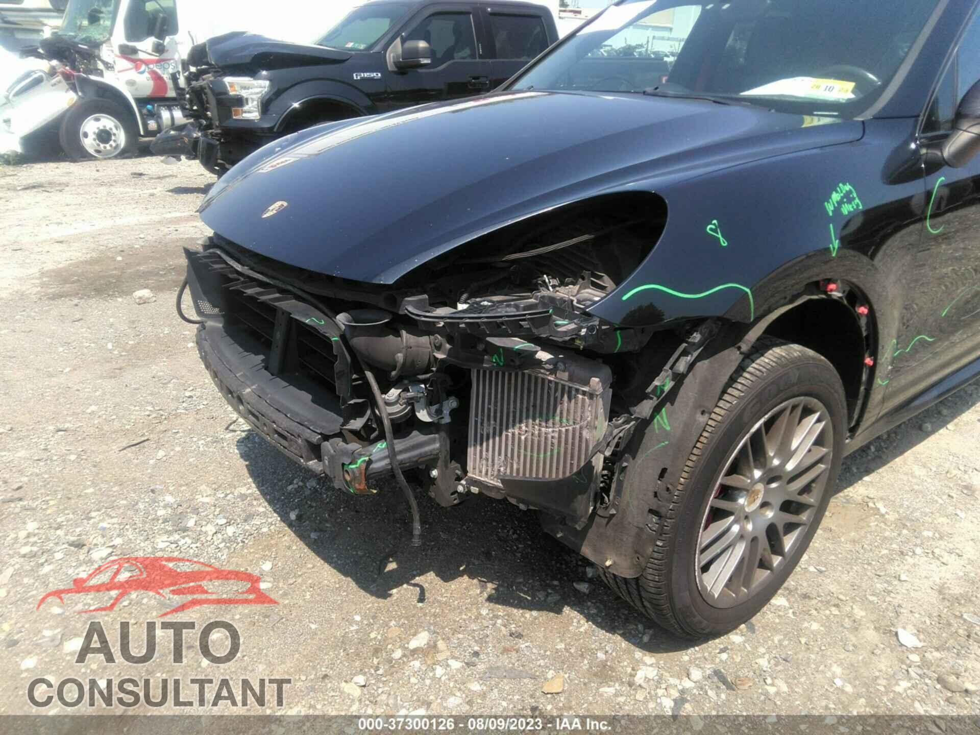 PORSCHE CAYENNE 2016 - WP1AD2A22GLA77934