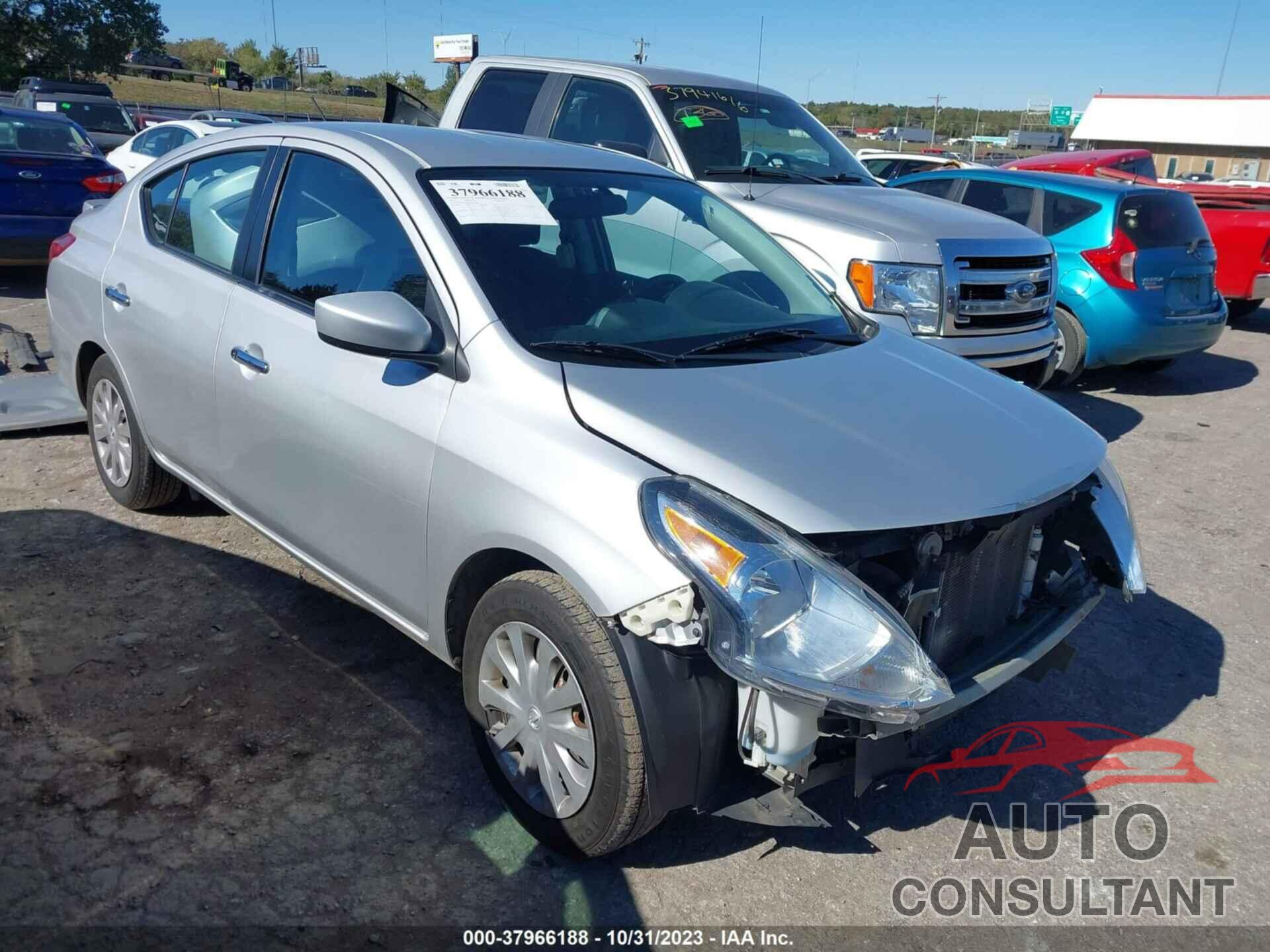 NISSAN VERSA 2017 - 3N1CN7AP9HL801546