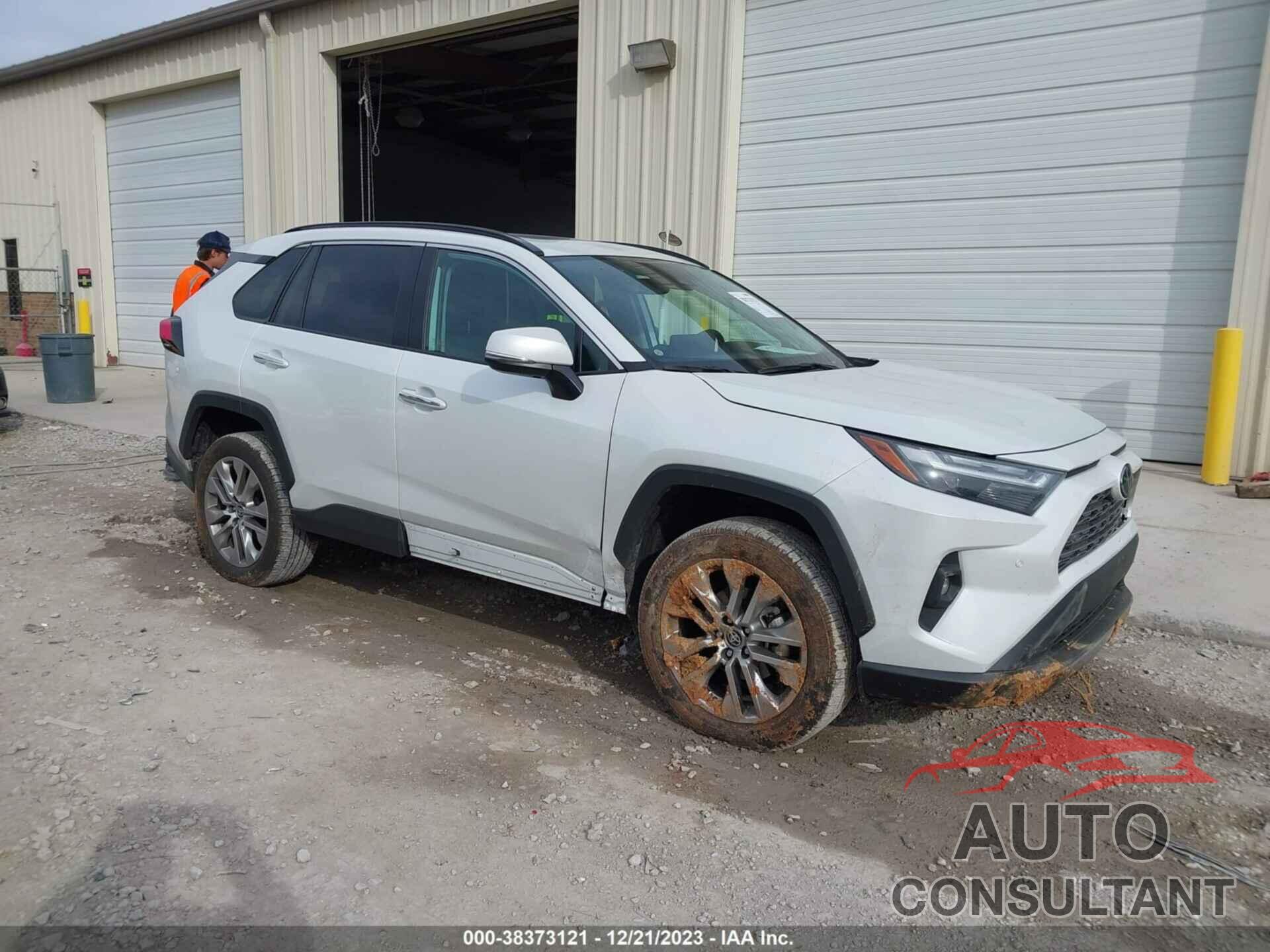 TOYOTA RAV4 2023 - 2T3Y1RFV3PW281711
