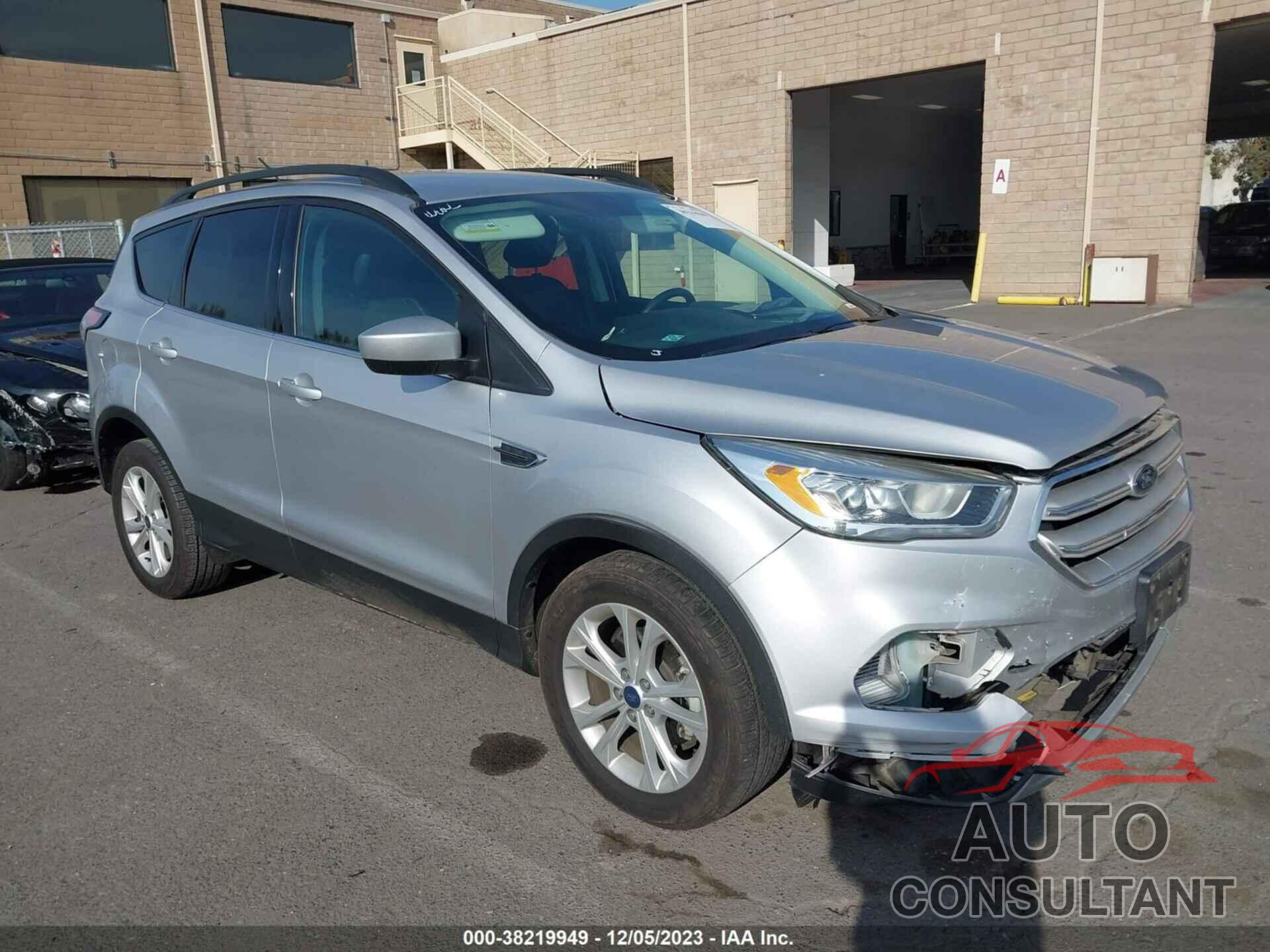 FORD ESCAPE 2018 - 1FMCU0HD0JUB26311