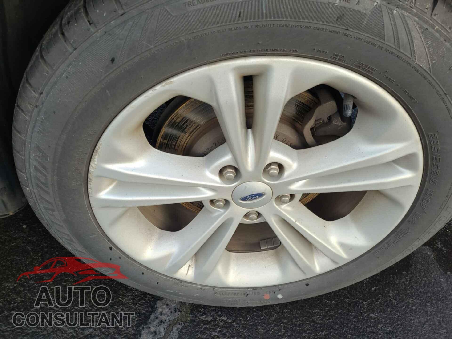 FORD TAURUS 2017 - 1FAHP2E83HG115578