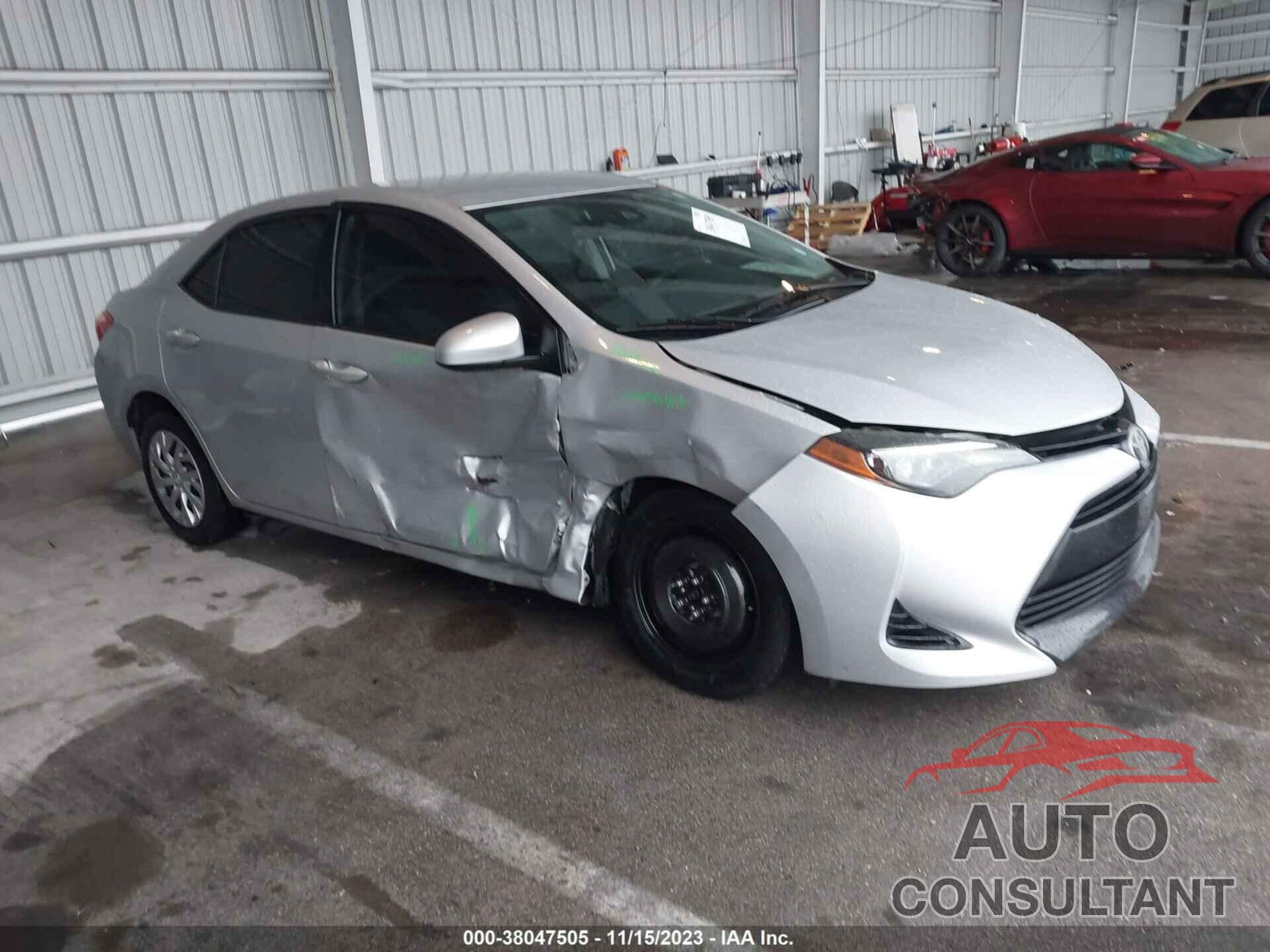 TOYOTA COROLLA 2018 - 5YFBURHE1JP776176