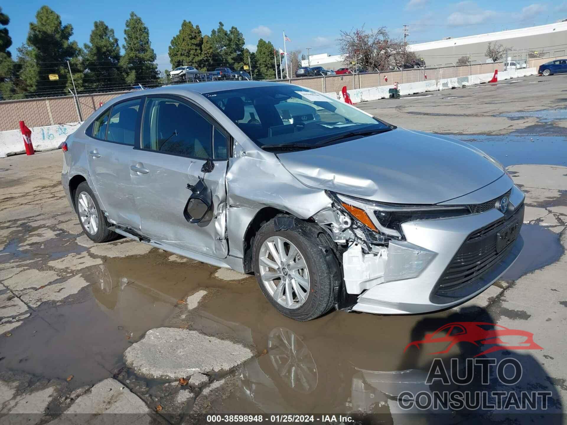 TOYOTA COROLLA 2024 - JTDBCMFE2R3034771