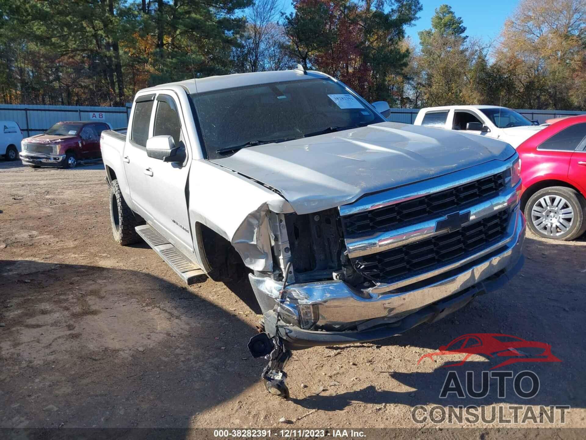 CHEVROLET SILVERADO 1500 2018 - 3GCUKREC9JG121142