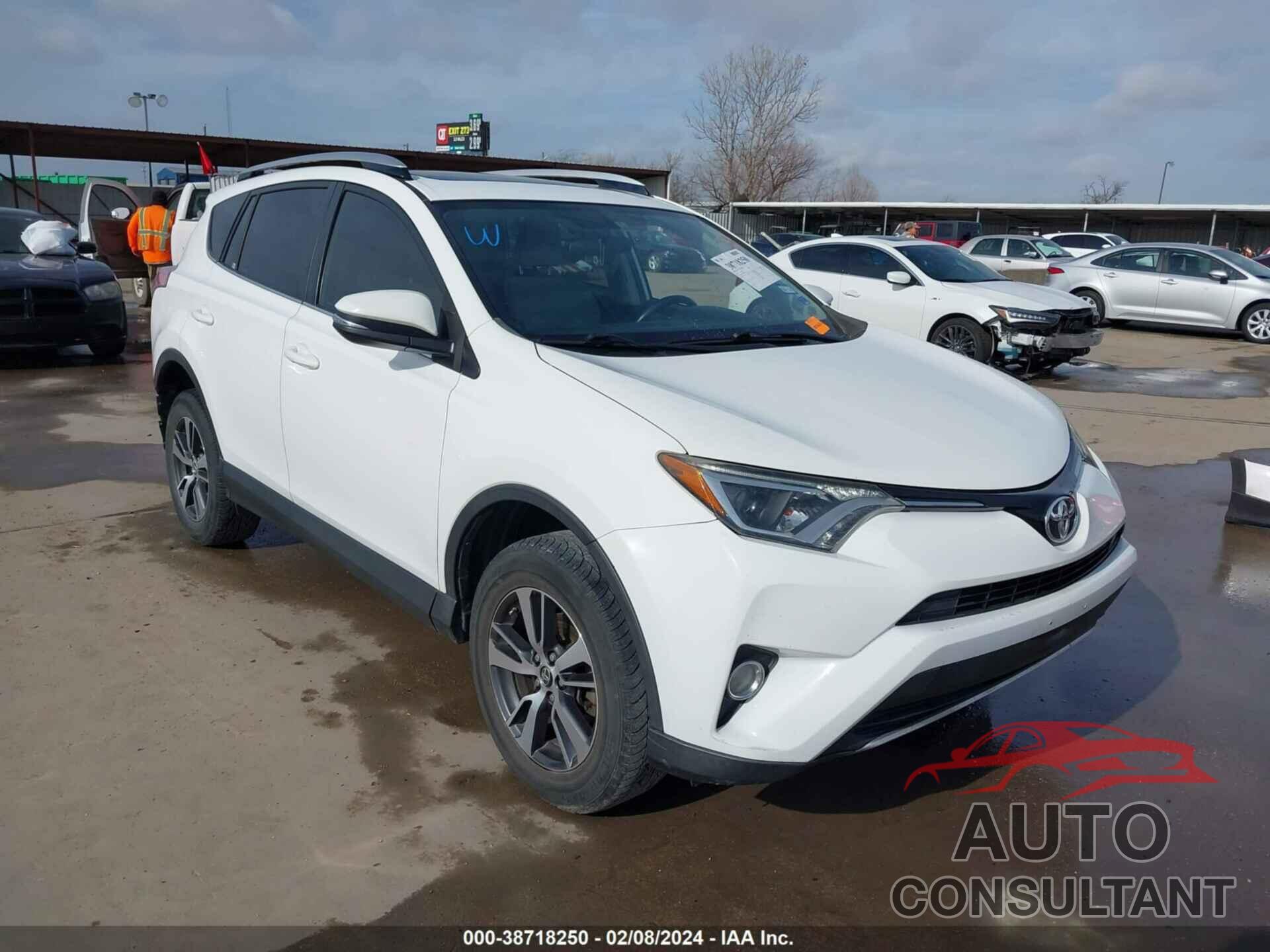 TOYOTA RAV4 2016 - JTMWFREV9GD088194