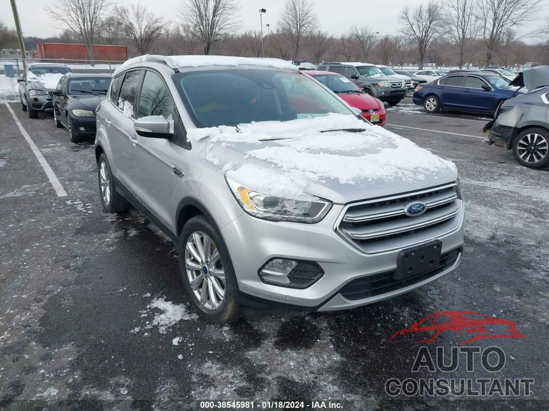 FORD ESCAPE 2017 - 1FMCU9J96HUA74090