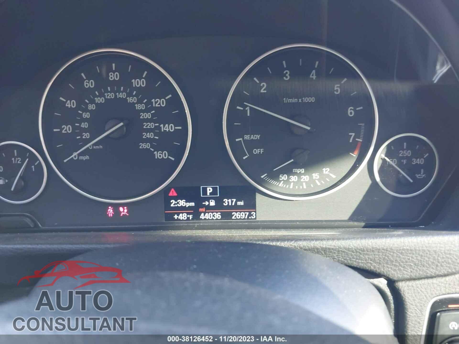 BMW 320I 2016 - WBA8E5G53GNU20994
