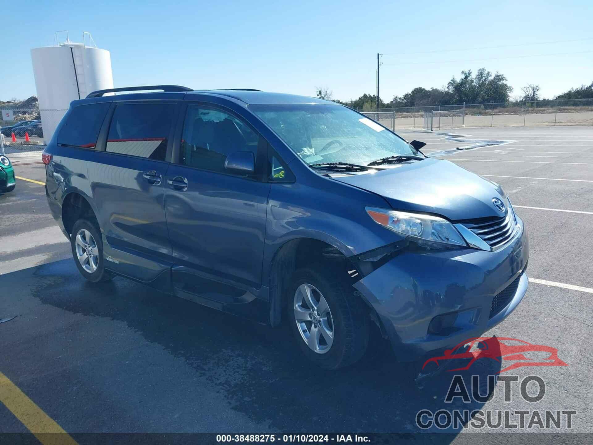 TOYOTA SIENNA 2017 - 5TDKZ3DC2HS802921