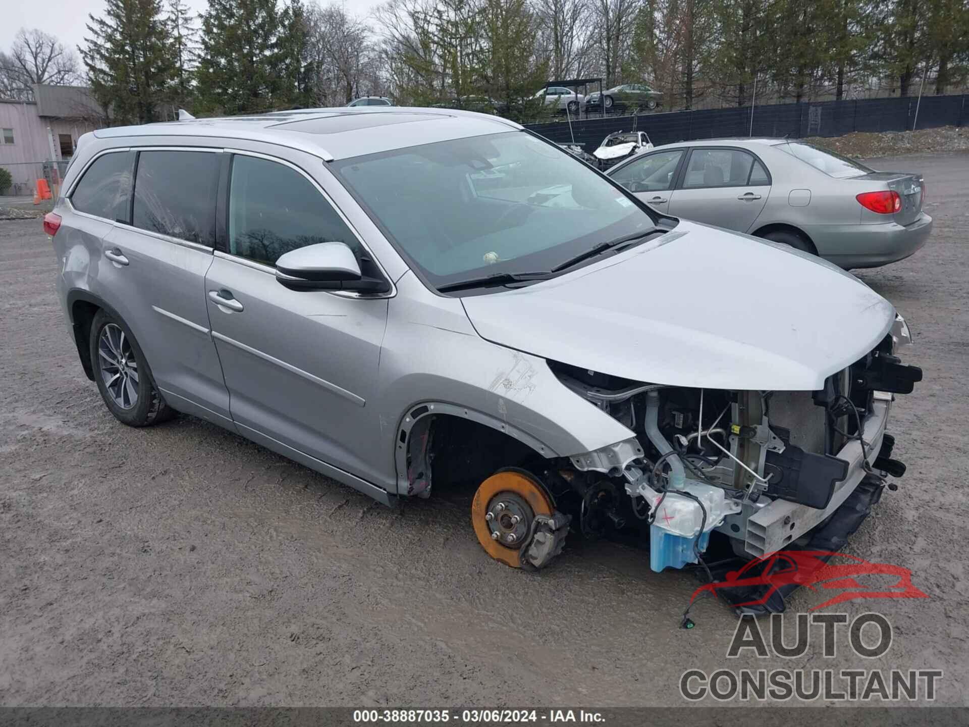 TOYOTA HIGHLANDER 2018 - 5TDJZRFHXJS555404