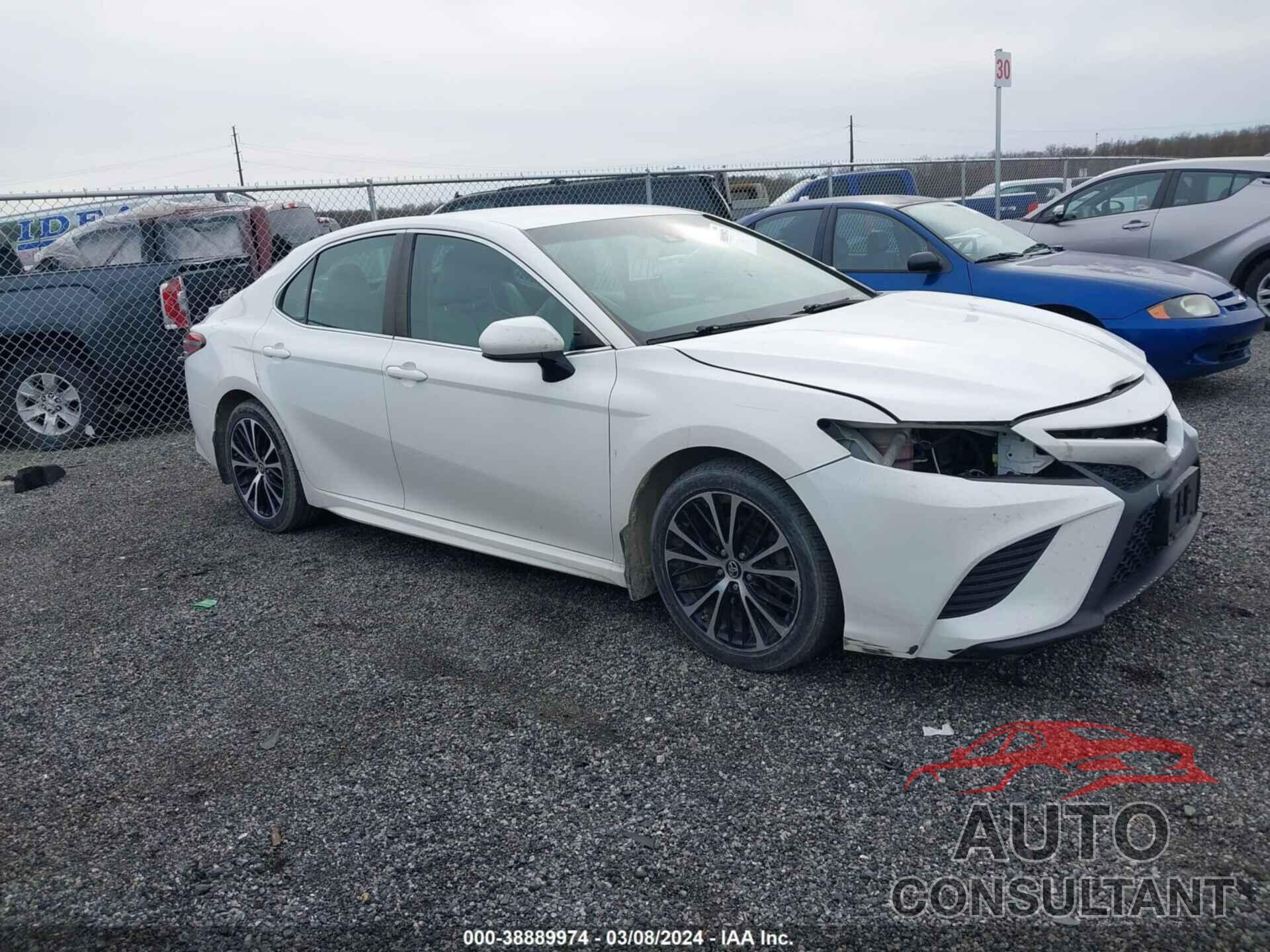 TOYOTA CAMRY 2018 - 4T1B11HK5JU600651