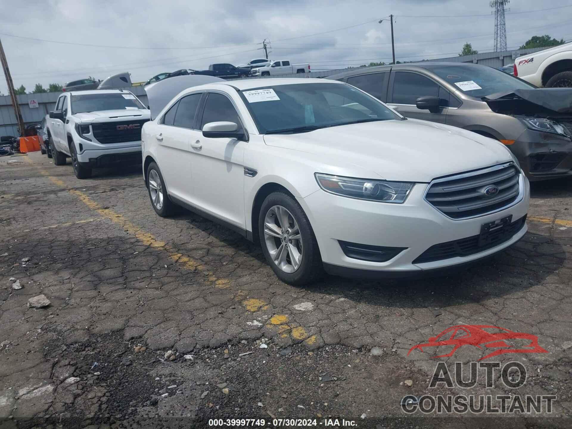 FORD TAURUS 2018 - 1FAHP2E82JG114895