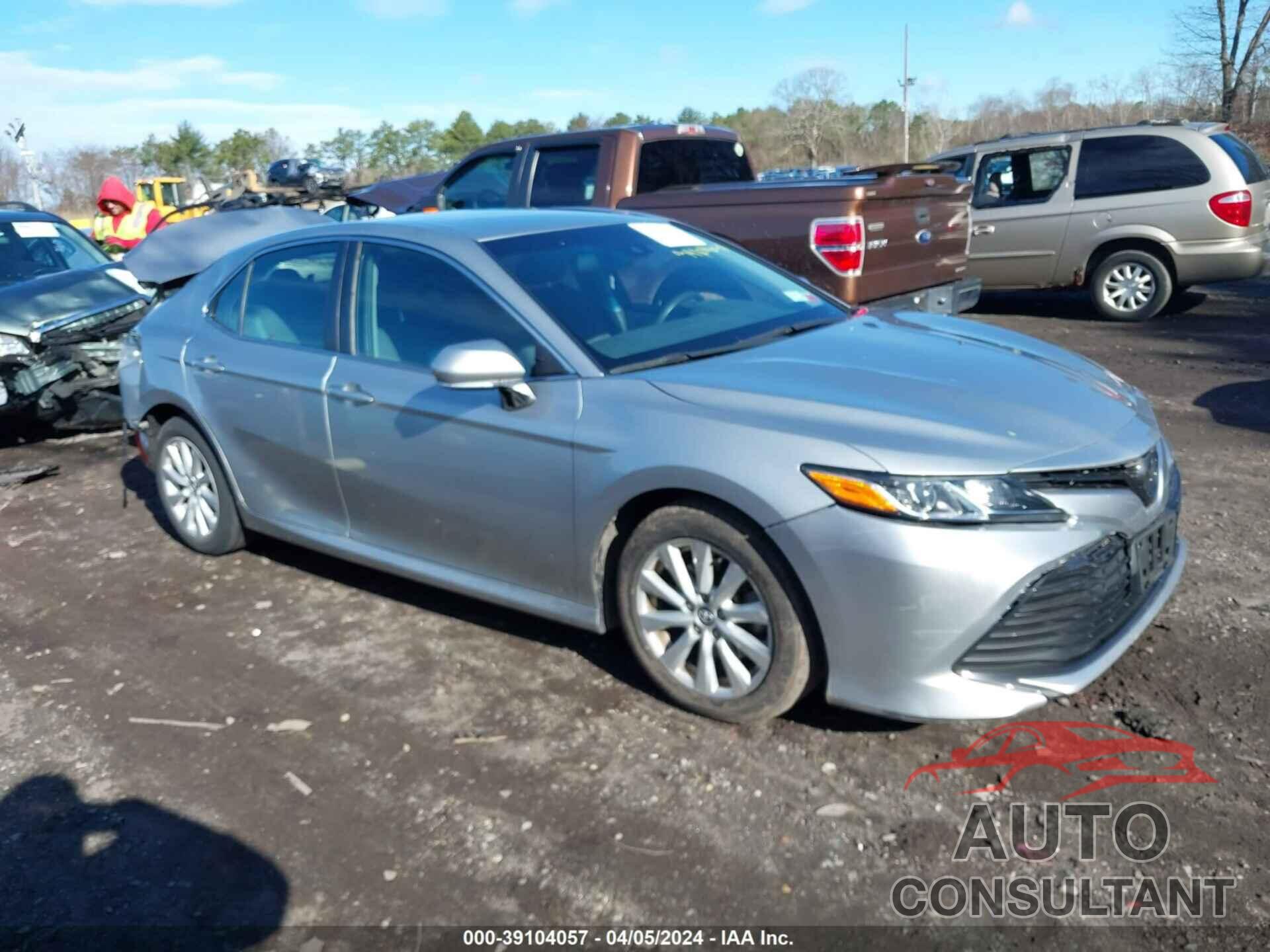 TOYOTA CAMRY 2018 - 4T1B11HK9JU642630