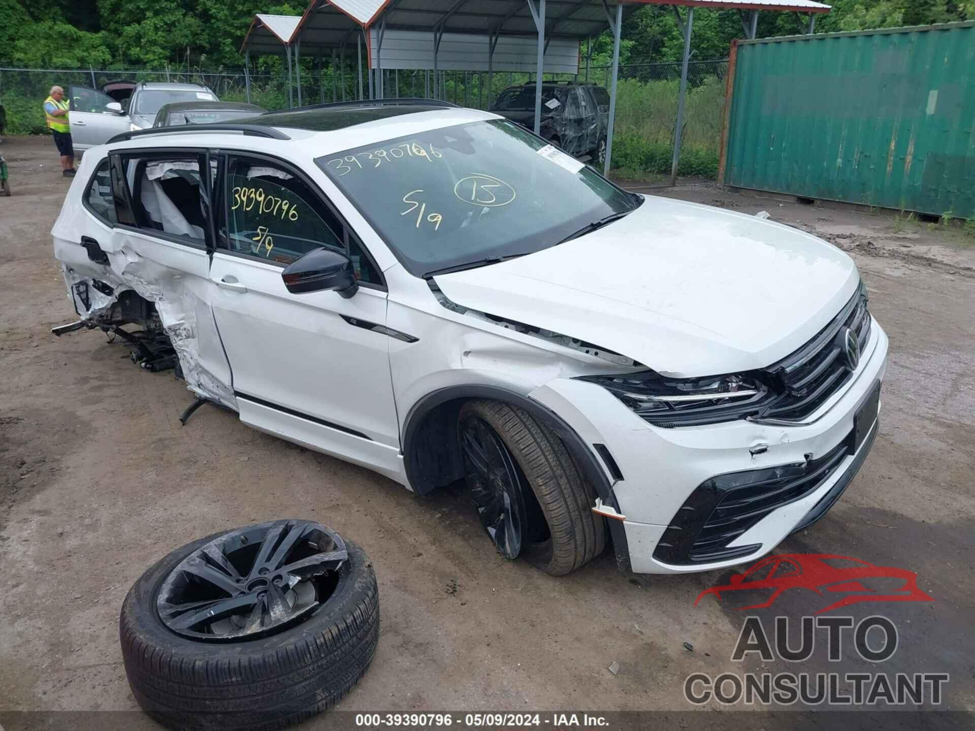 VOLKSWAGEN TIGUAN 2023 - 3VV8B7AX4PM036624