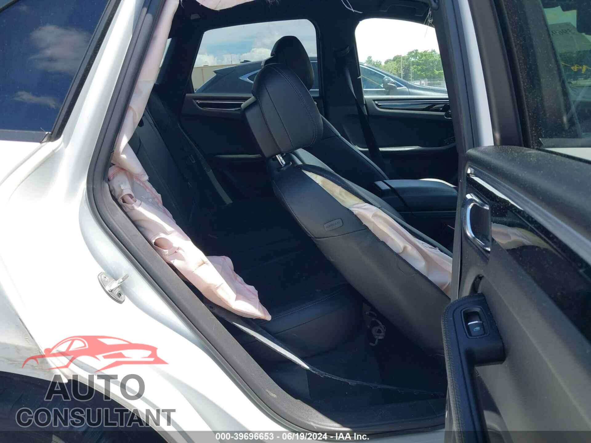 PORSCHE MACAN 2017 - WP1AA2A5XHLB81480