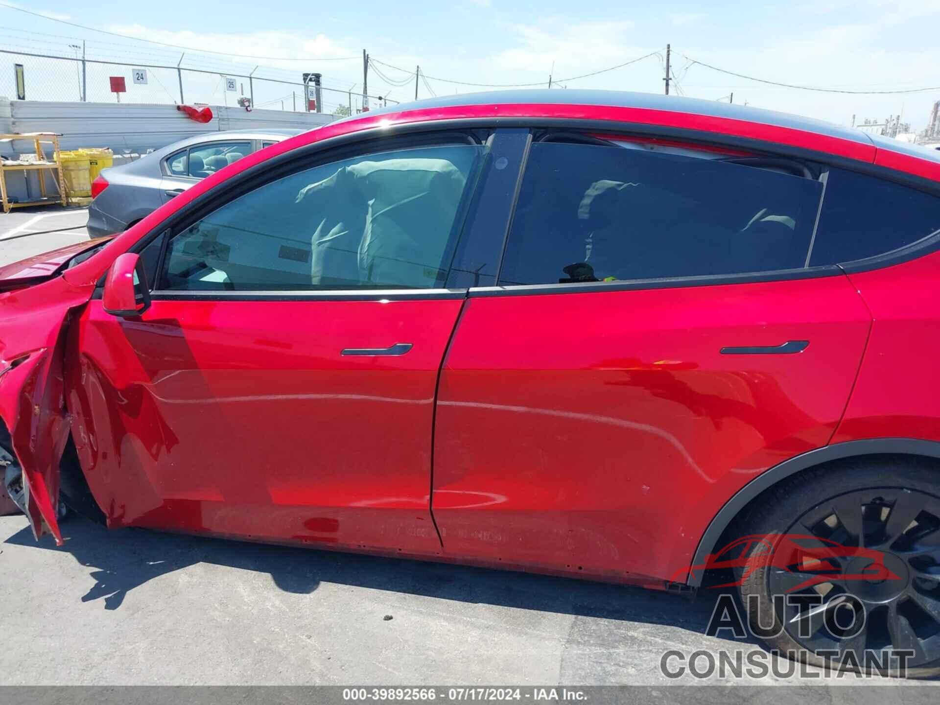 TESLA MODEL Y 2021 - 5YJYGDEE5MF075262