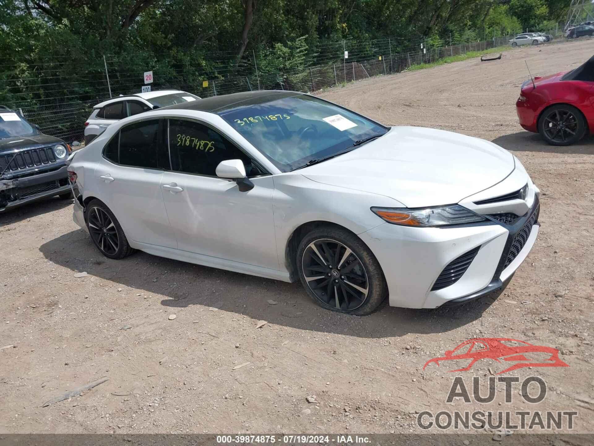 TOYOTA CAMRY 2018 - 4T1B61HK0JU147122