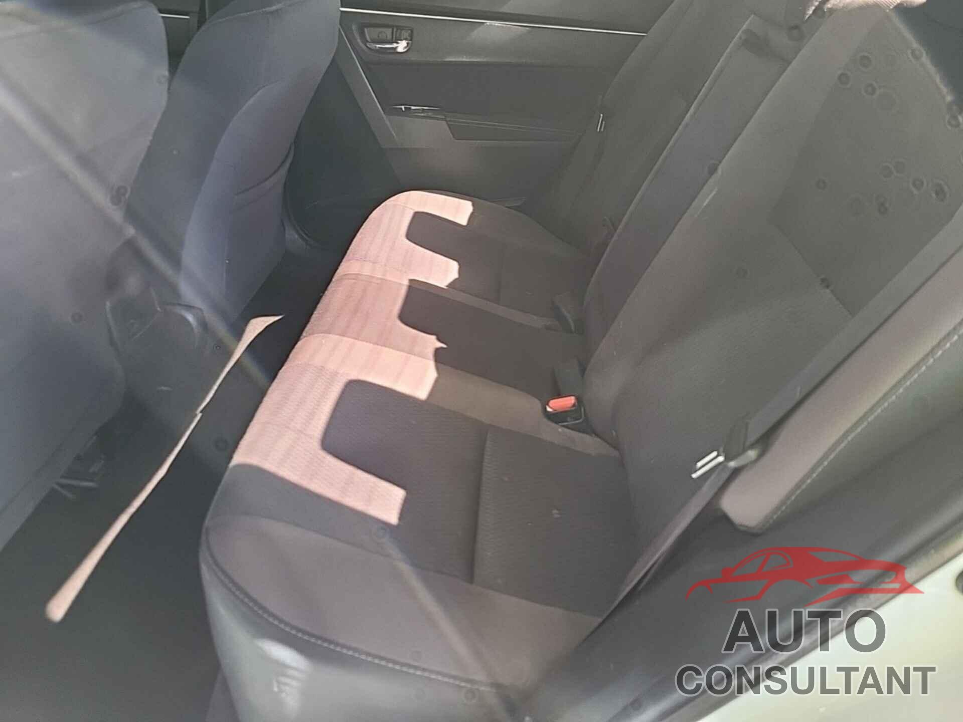TOYOTA COROLLA 2018 - 2T1BURHE8JC094041