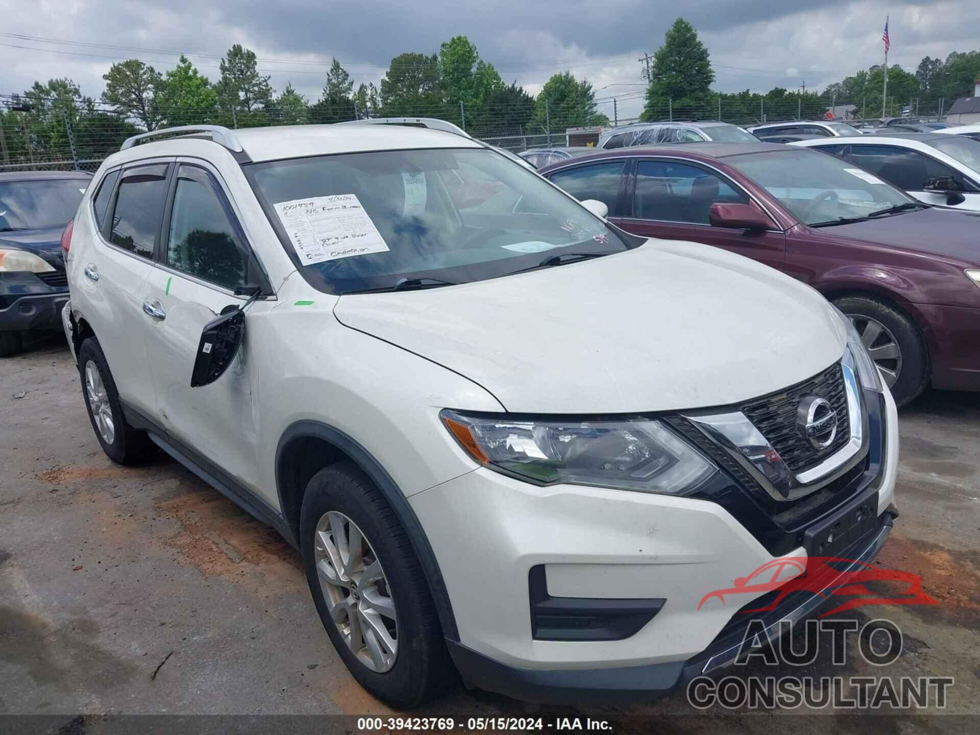 NISSAN ROGUE 2017 - KNMAT2MV1HP512303