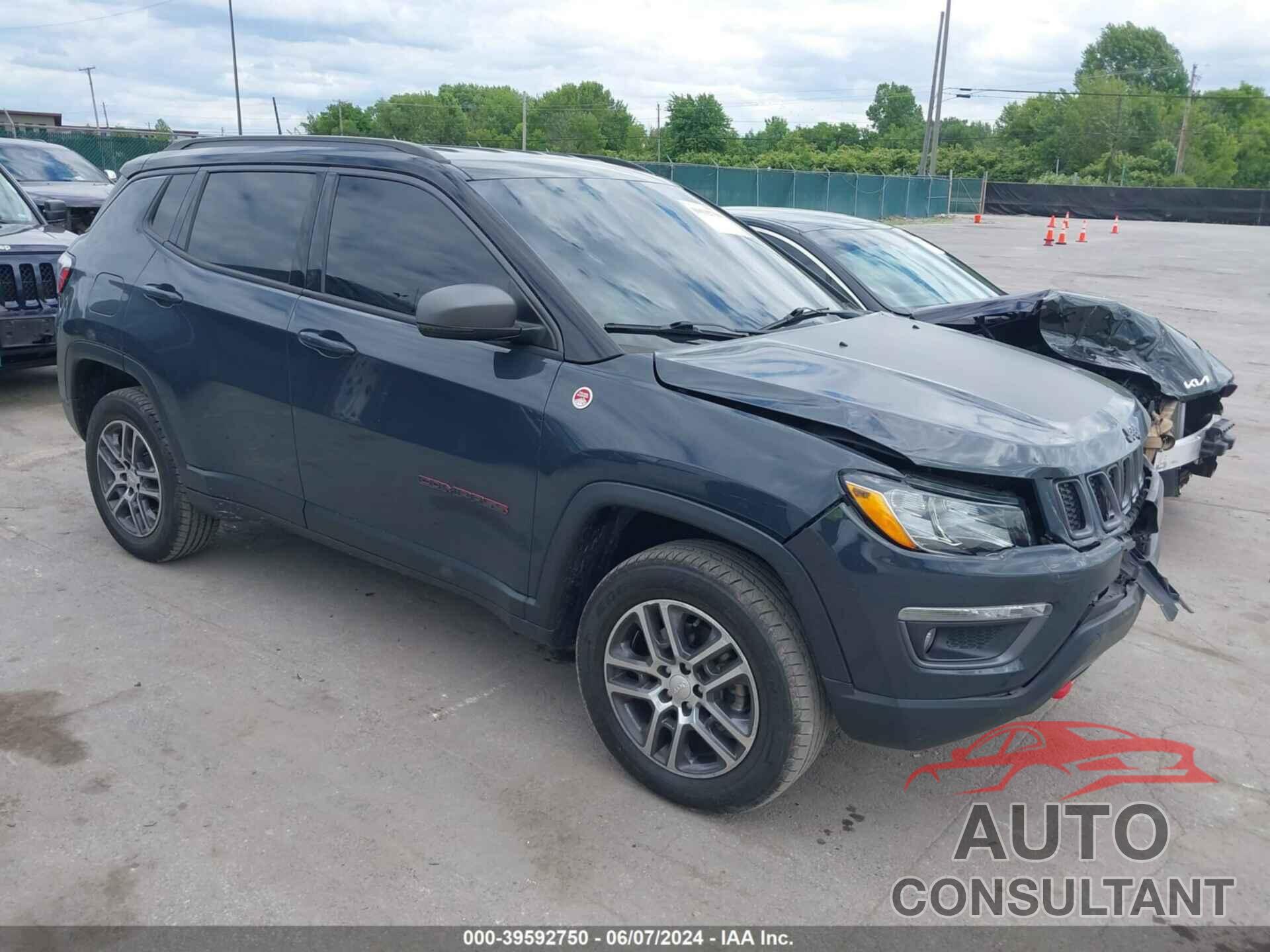 JEEP COMPASS 2018 - 3C4NJDDB2JT483601