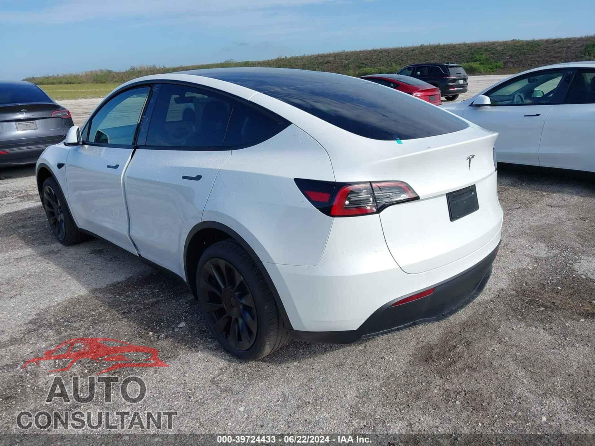 TESLA MODEL Y 2024 - 7SAYGDED9RF093295