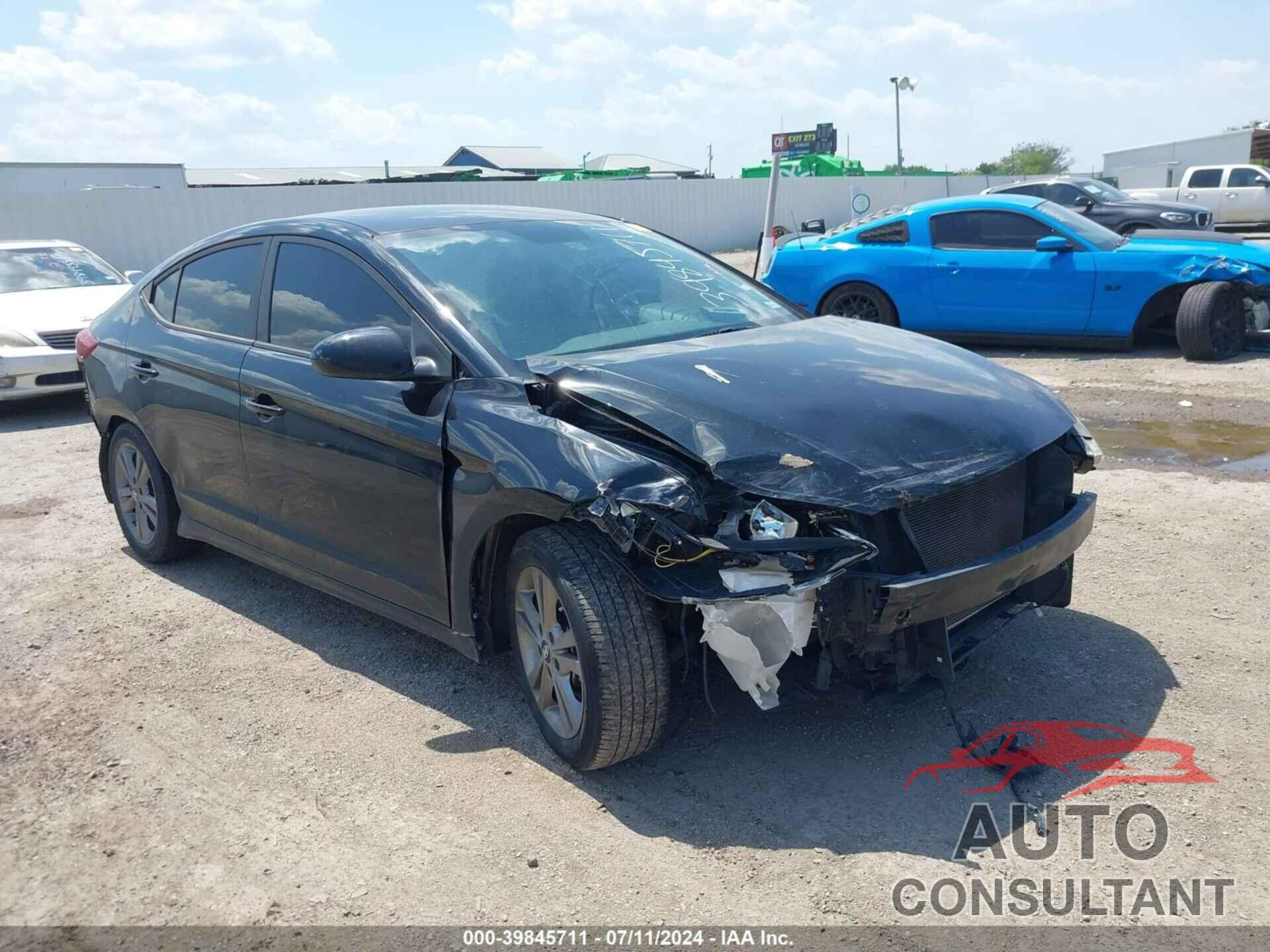 HYUNDAI ELANTRA 2017 - KMHD84LF0HU104375